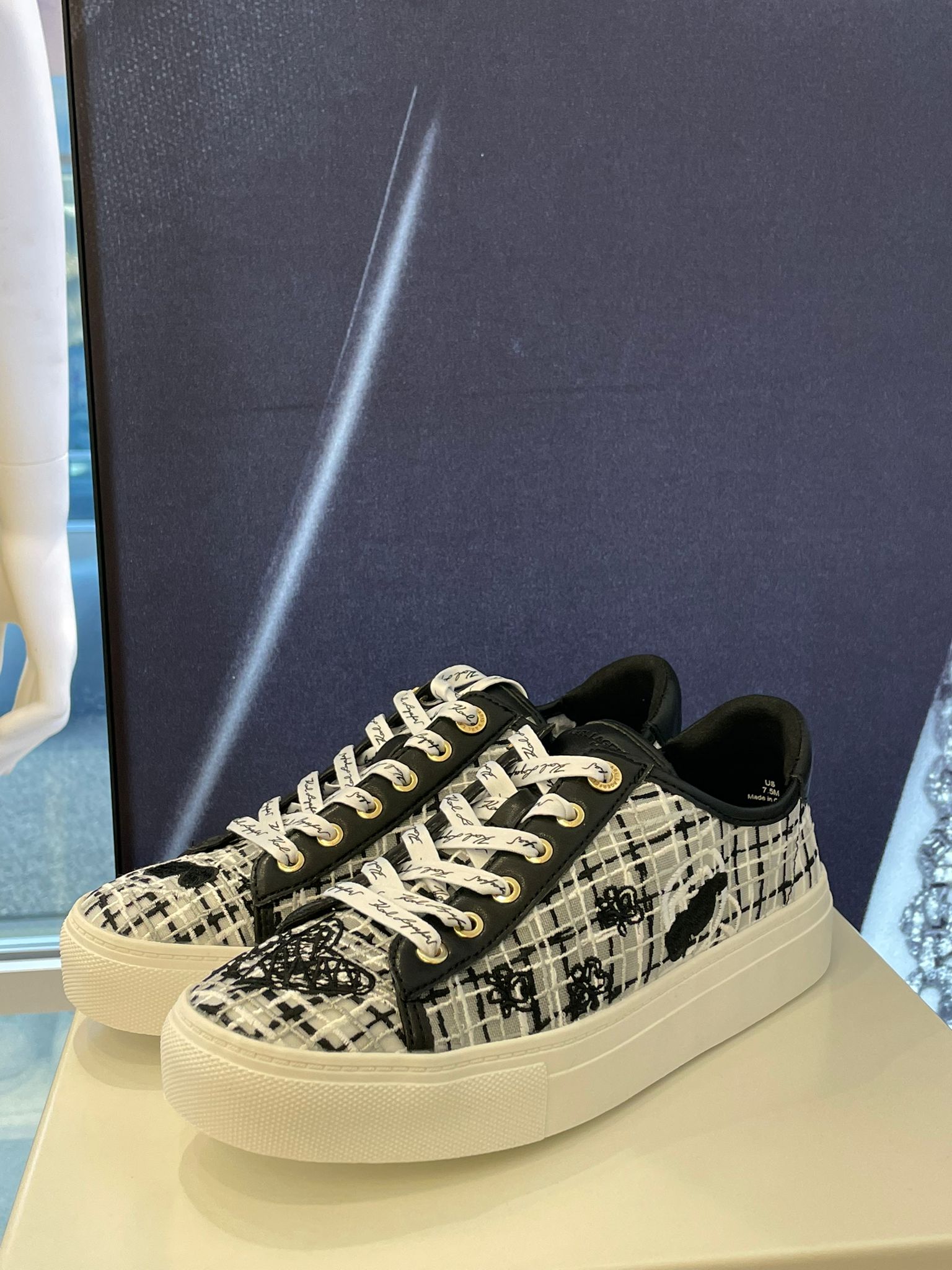 Karl CATE WHIMSY LACE UP SNEAKER-Black/White
