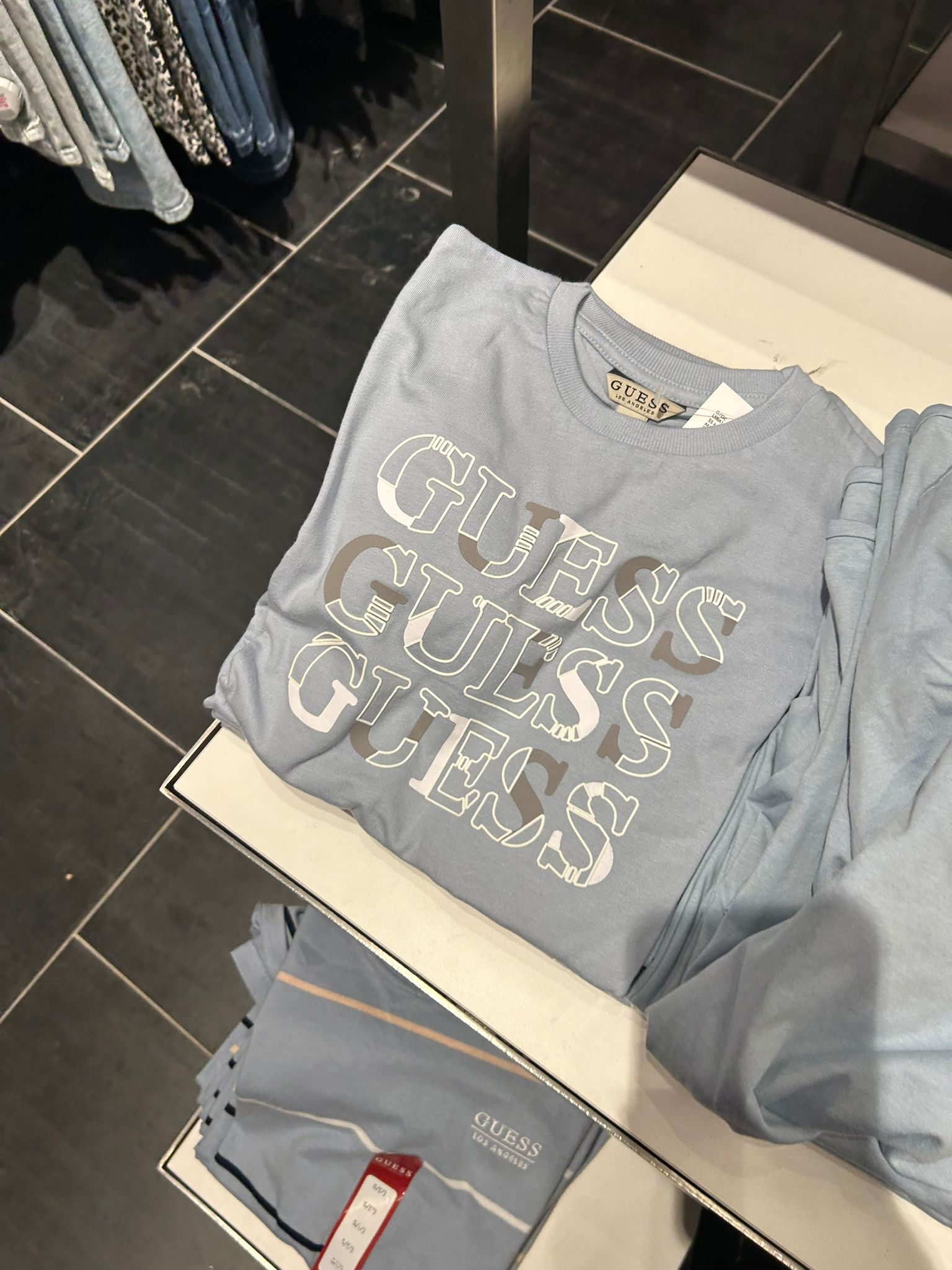 GUESS Kids' Embroidery Logo - Print T-shirt-Grey