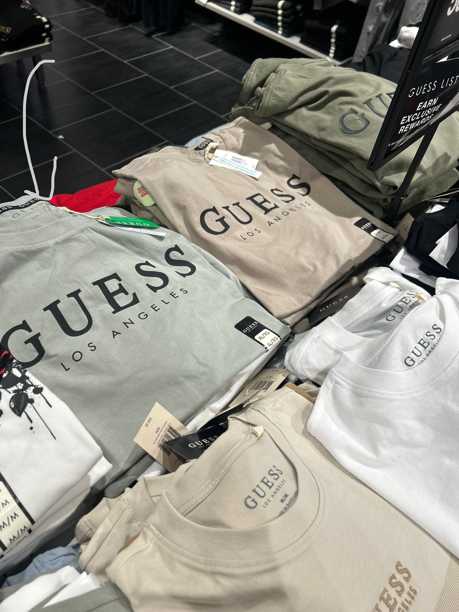GUESS Los Angelos  Graphic T-Shirt-Grey