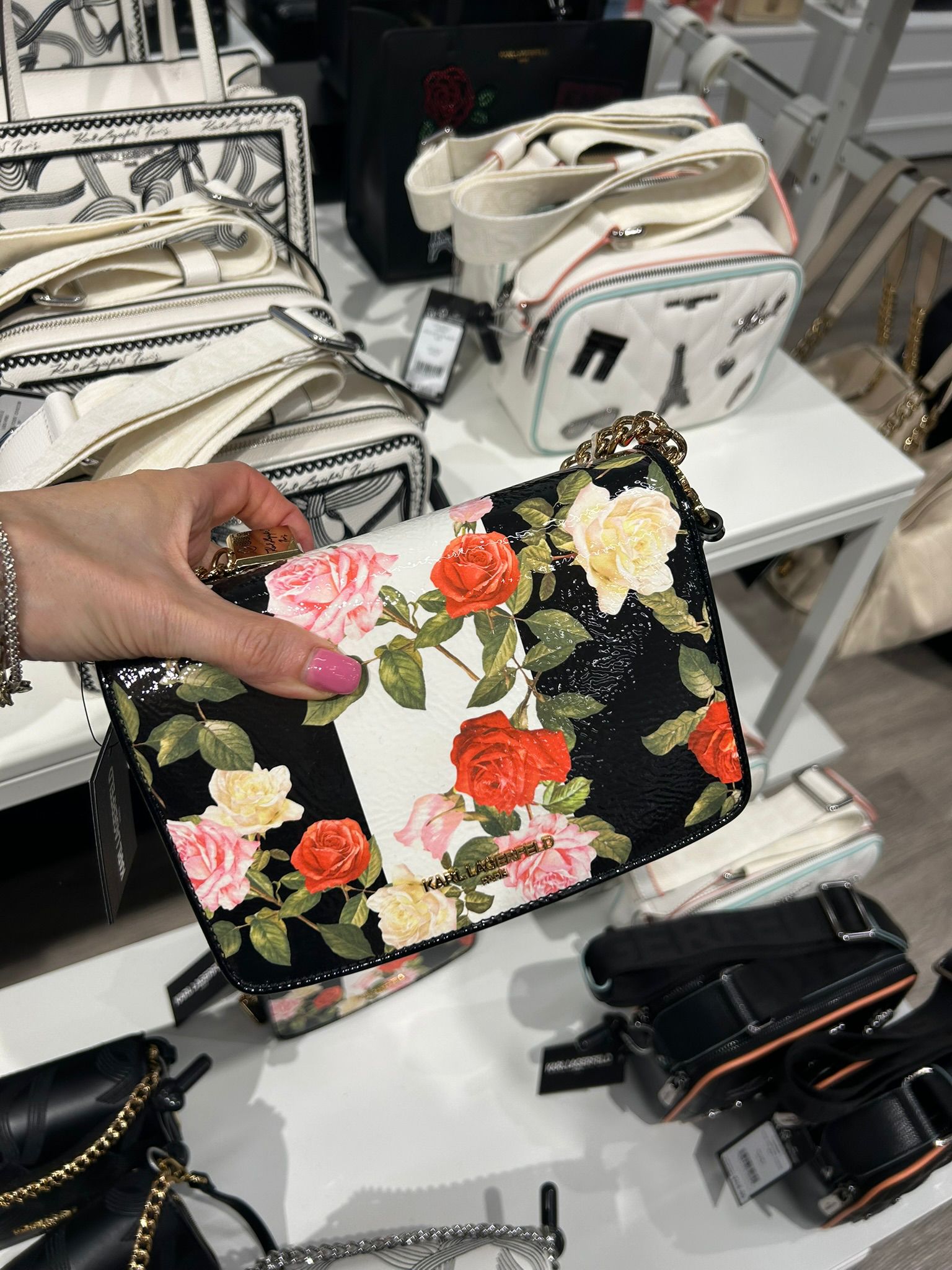 KARL LAGERFELD LOURDES CROSSBODY WITH FLOWERS-Black Floral