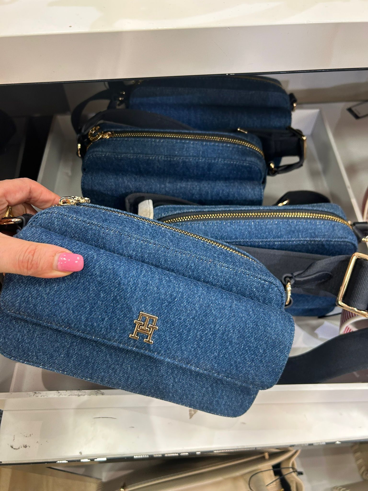 Tommy Women's Jeans Pebbled Crossbody Bag-Blue