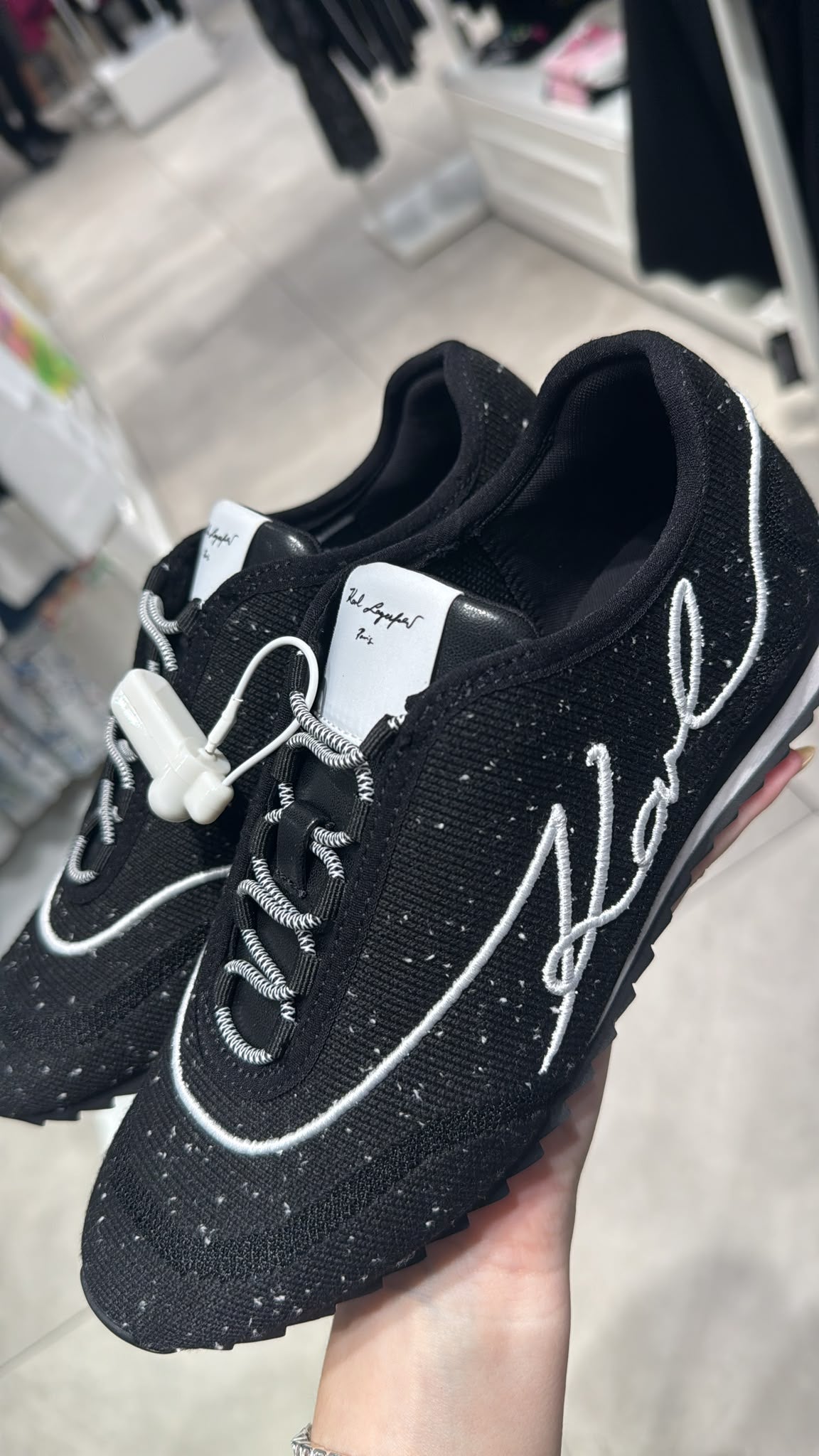 Karl Lagerfeld Women's Altia suede Signature sneakers-Black