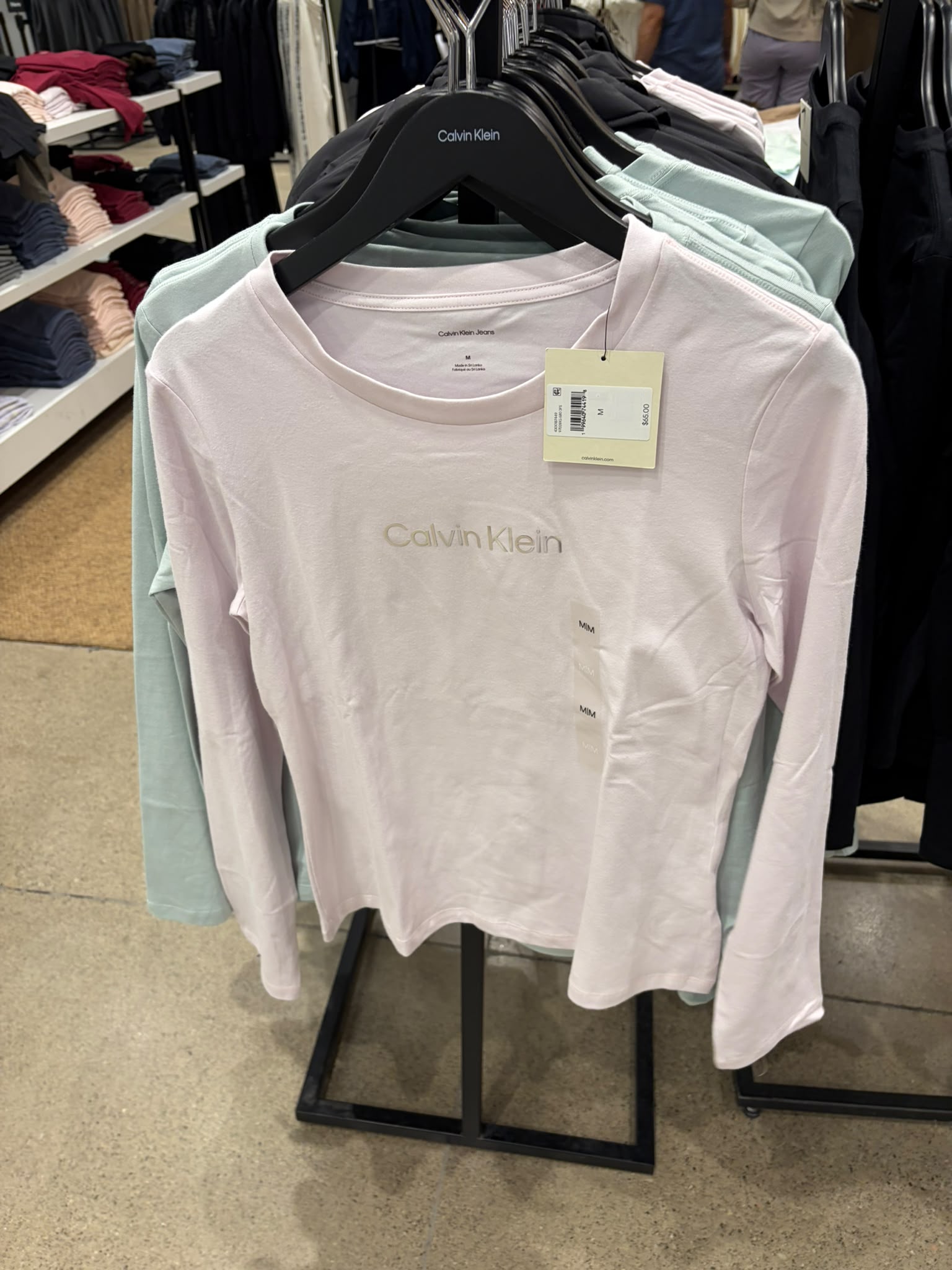 Calvin Klein Jeans Women's Standard Logo Slim Long Sleeve T-Shirt-Light Pink
