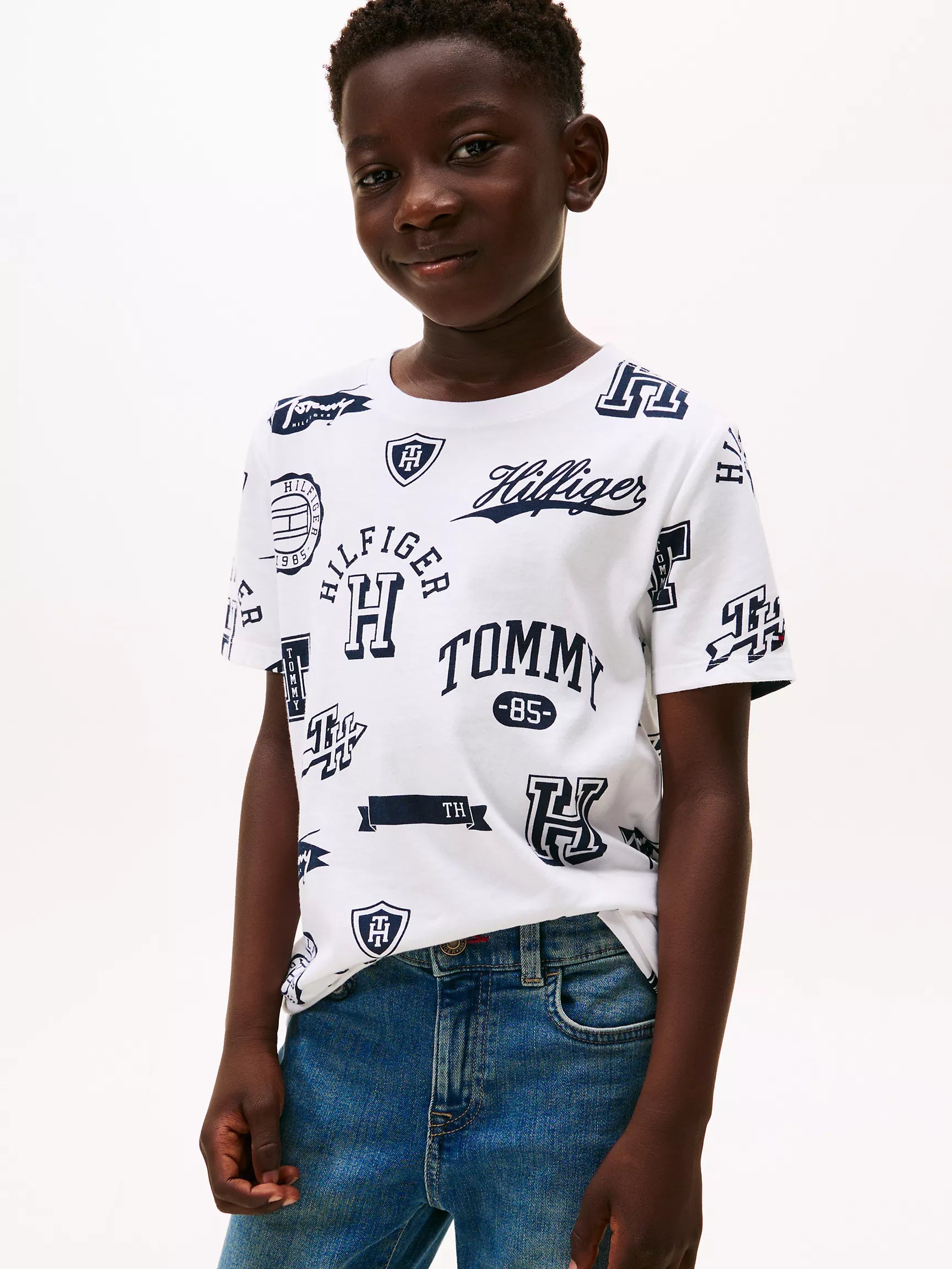 Tommy Boys' Hilfiger Allover Logo T-Shirt/ Optic White