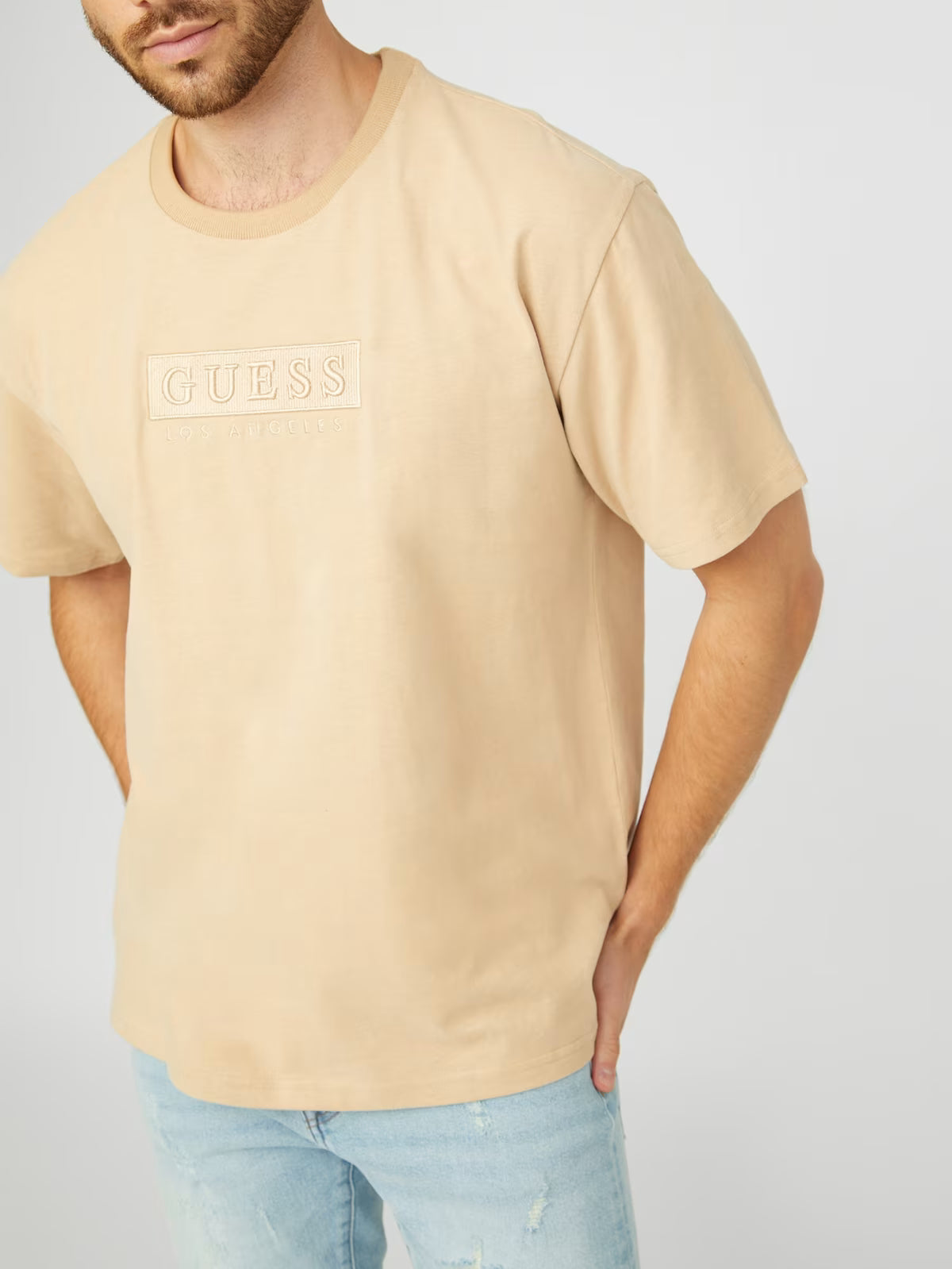 GUESS MENS' Harvey Logo Tee /  BEIGE