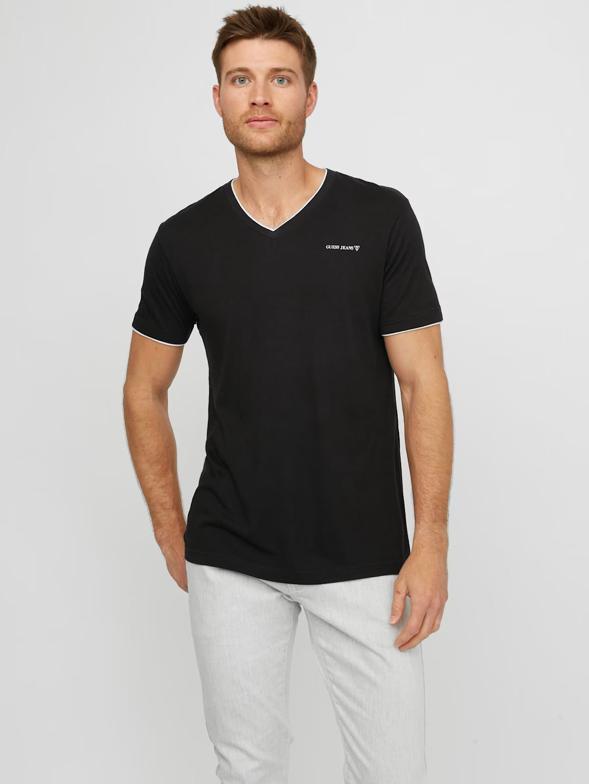 GUESS MENS' Armin V-Neck Tee/ BLACK