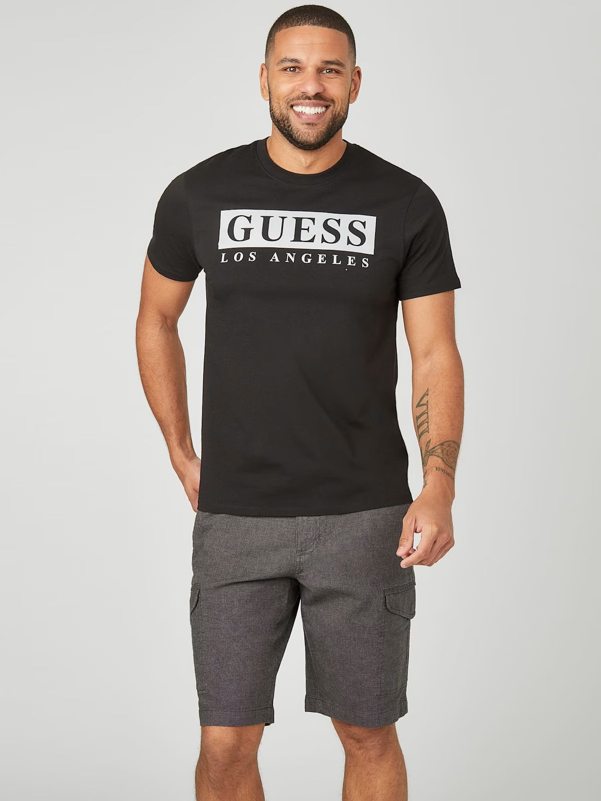 GUESS MENS' Greg Logo Tee/ BLACK