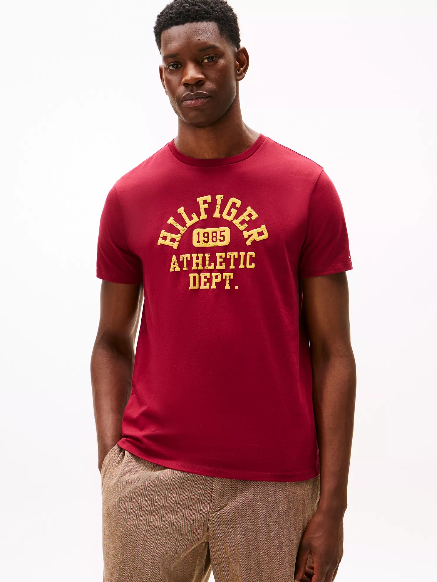 Tommy Hilfiger MENS' Hilfiger 1985 Athletic Logo T-Shirt Rouge