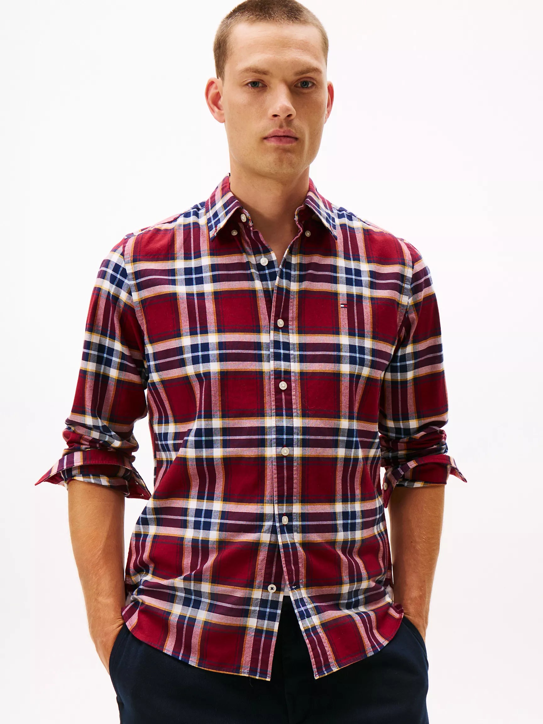 Tommy Mens' Regular Fit Plaid Stretch Oxford Shirt /Rouge