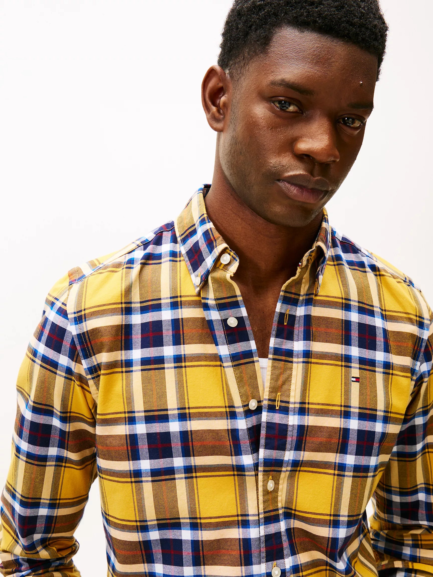 Tommy Mens' Regular Fit Plaid Stretch Oxford Shirt /Amber Flare