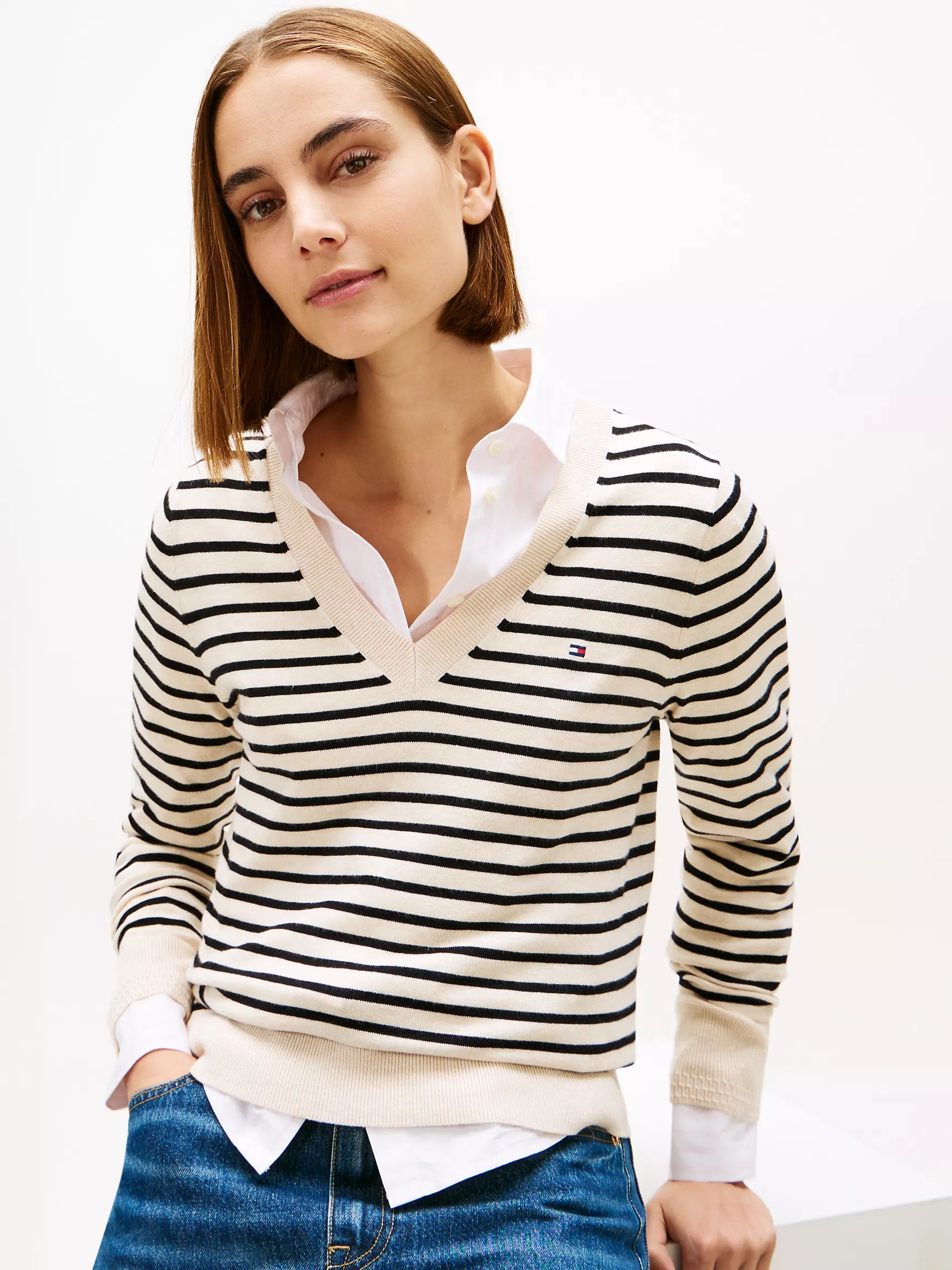 Tommy WOMENS' Stripe V-Neck Sweater Light Beige Heather