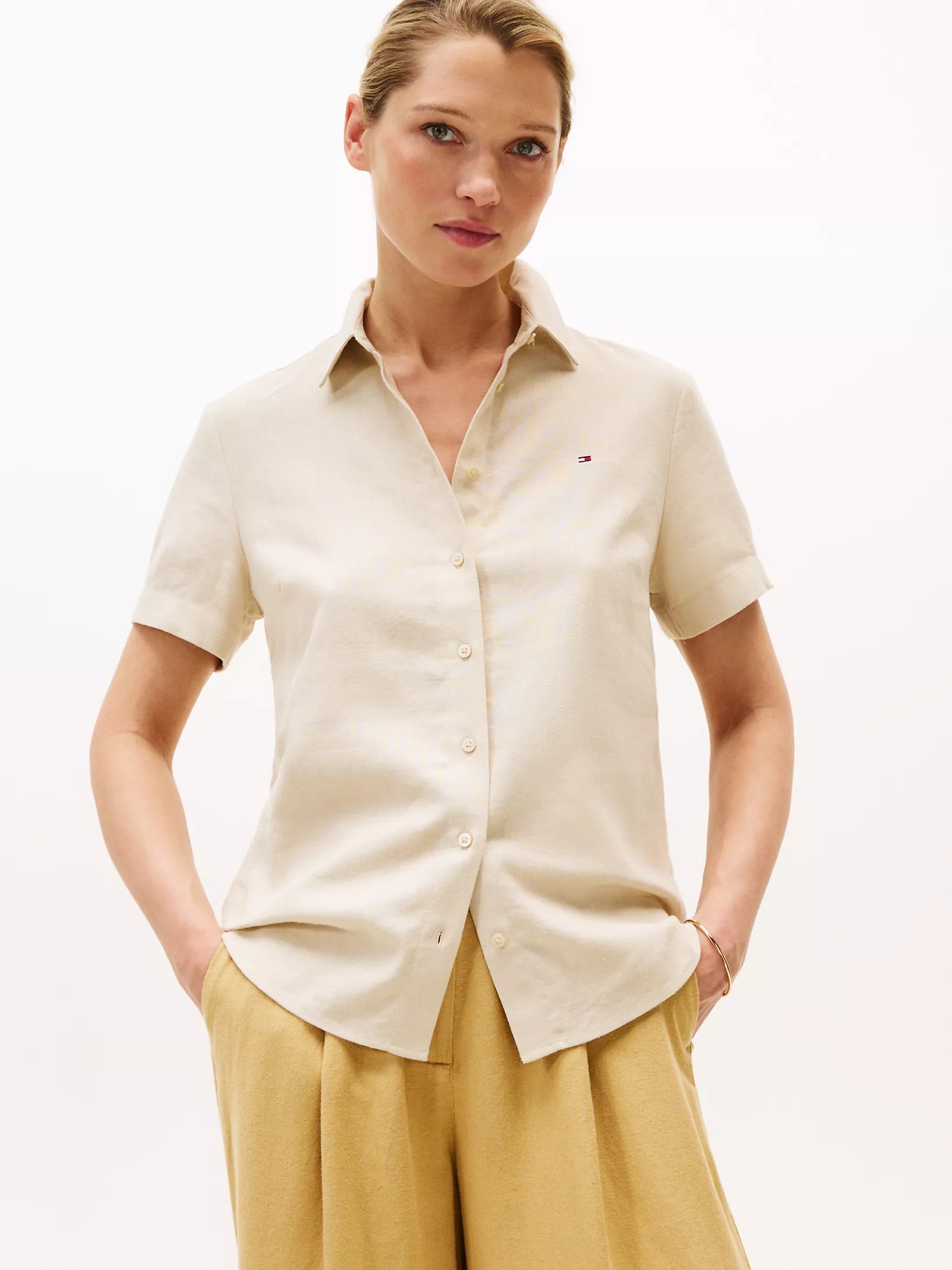 Tommy Womens' Short-Sleeve Linen-Blend Shirt / beige