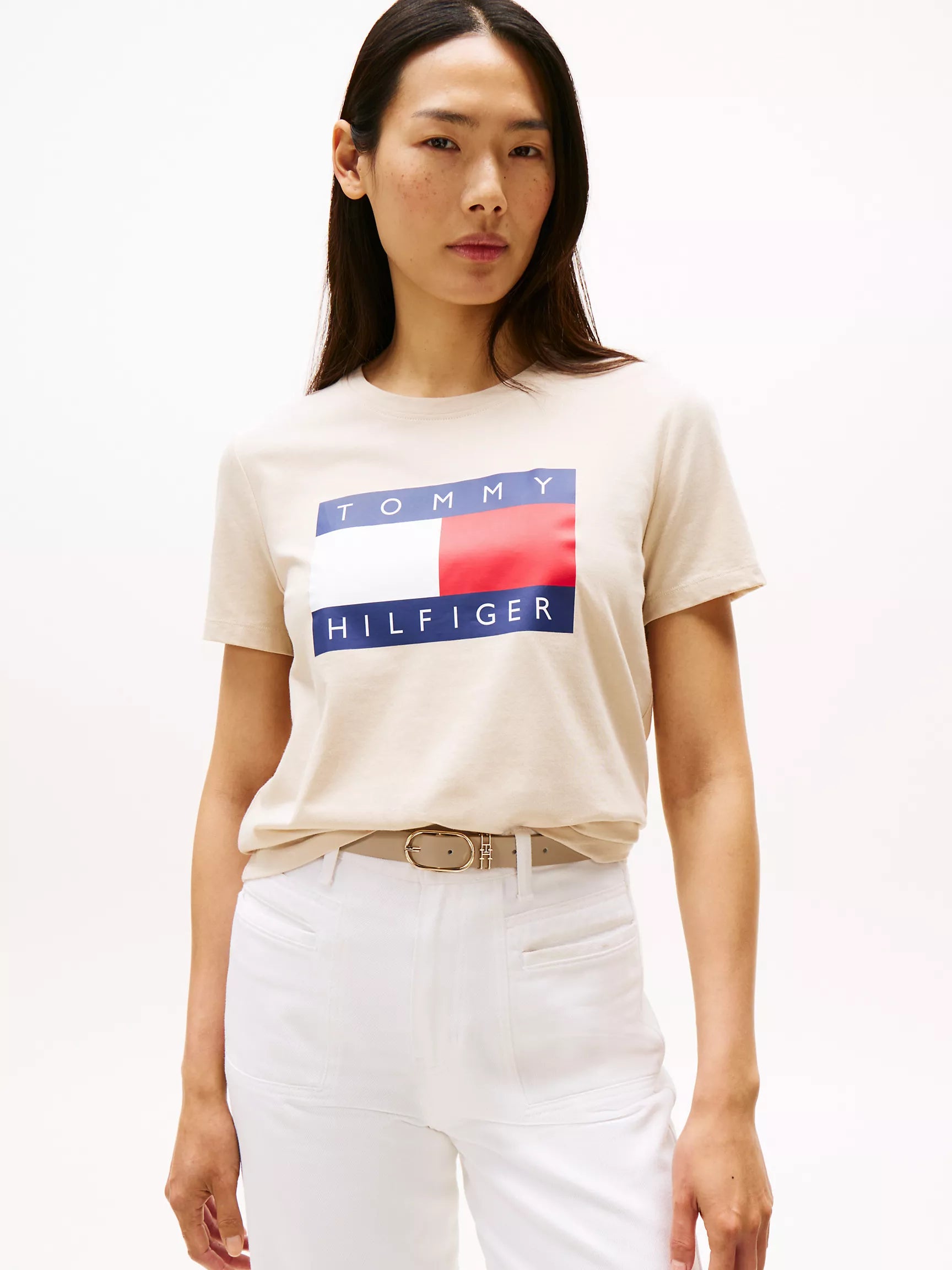 Tommy Hilfiger women's Heritage Flag Logo T-Shirt / Classic Beige