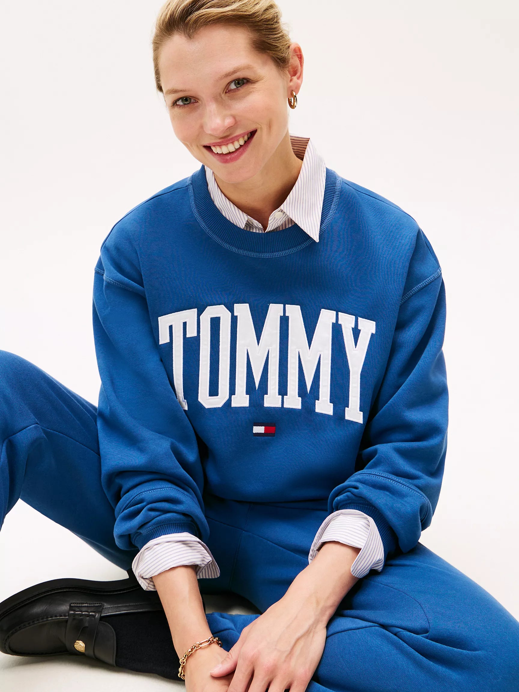 Tommy Womens' Varsity Tommy Logo Crewneck Sweatshirt/ Fossil Blue