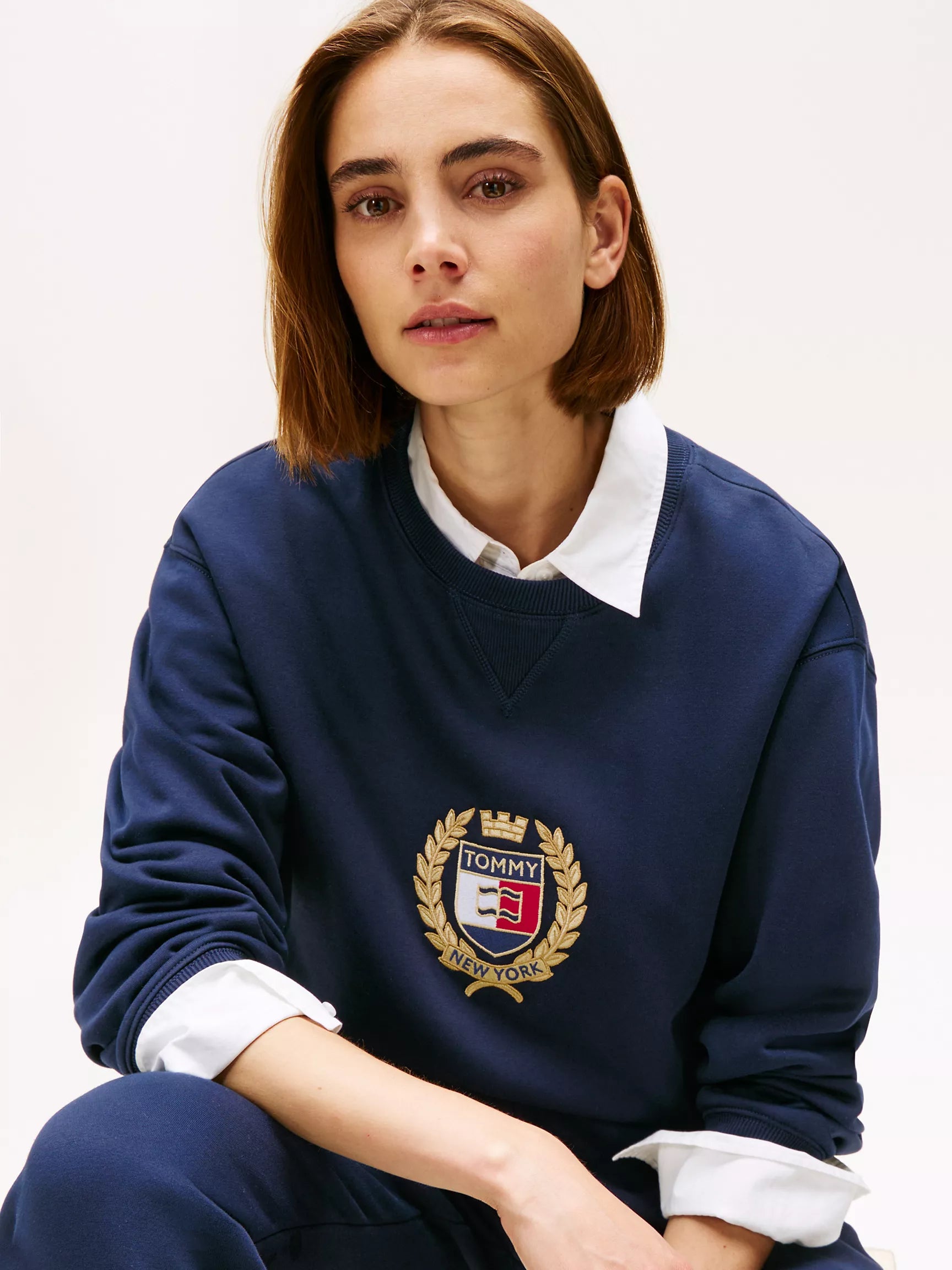 Womens' Tommy Crest Logo Fleece Sweatshirt/ Navy Blue