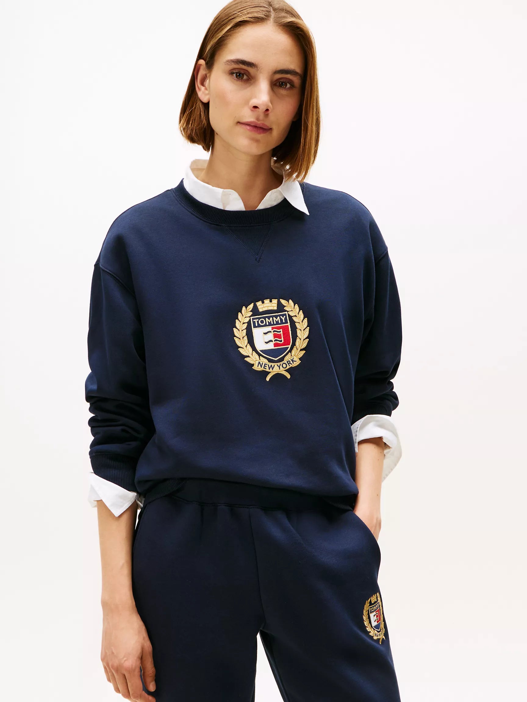 Womens' Tommy Crest Logo Fleece Sweatshirt/ Navy Blue