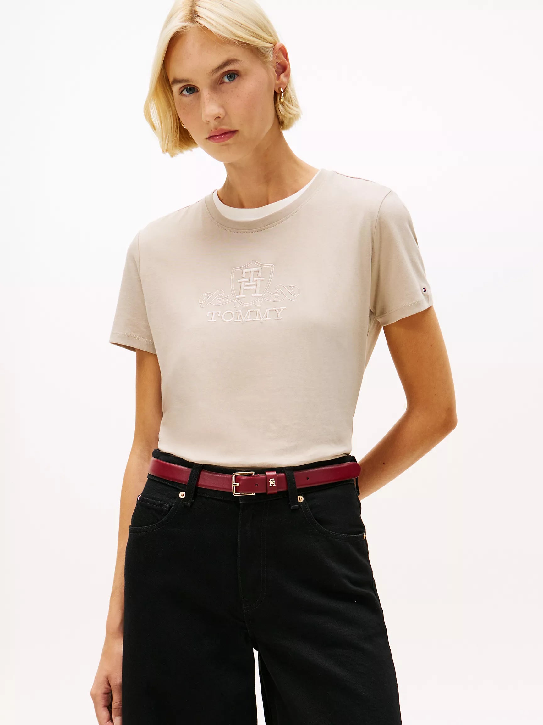 Tommy Womens' Embroidered Crest Banner Logo T-Shirt /Stone