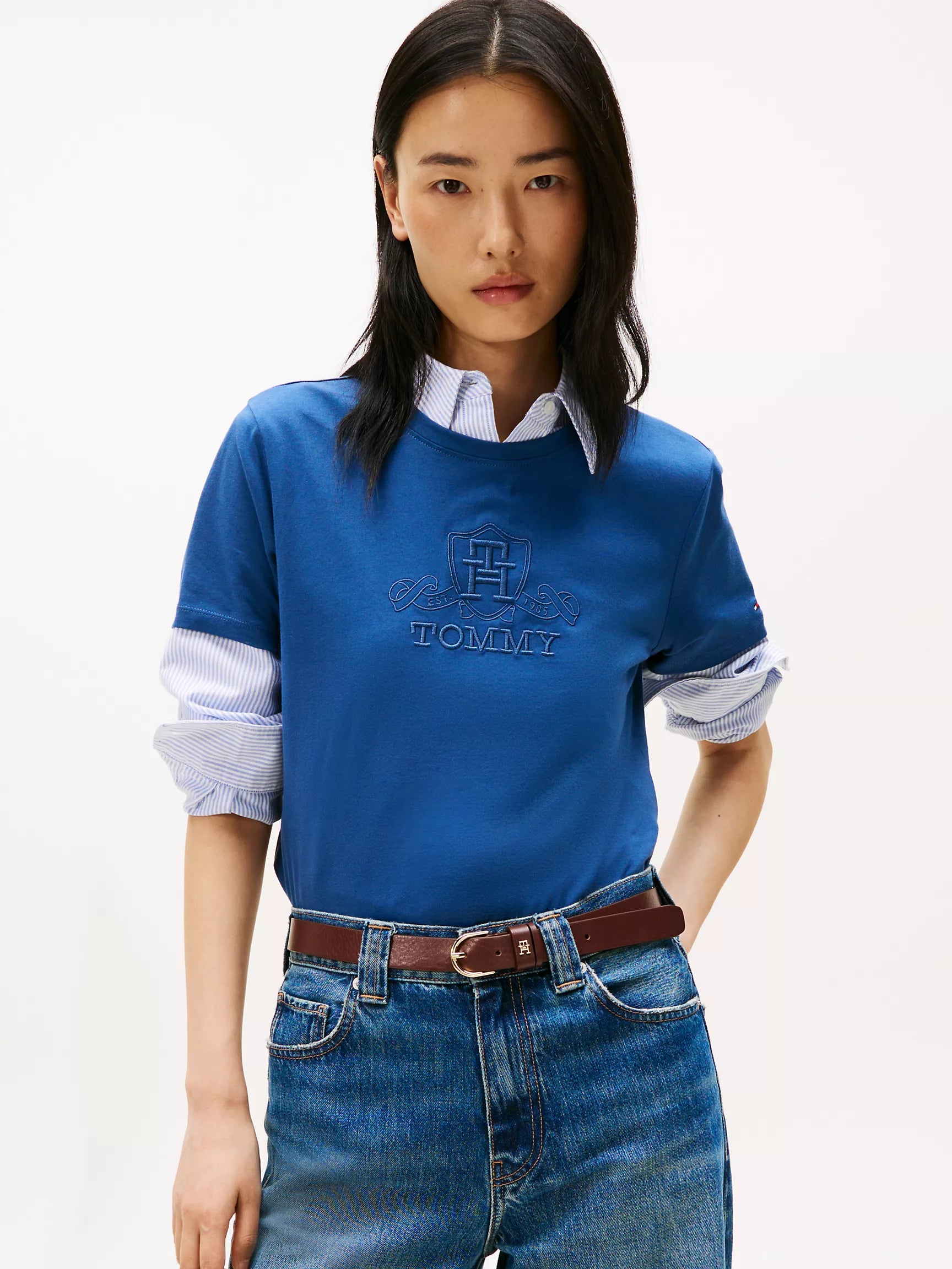 Tommy Womens' Embroidered Crest Banner Logo T-Shirt /Fossil Blue