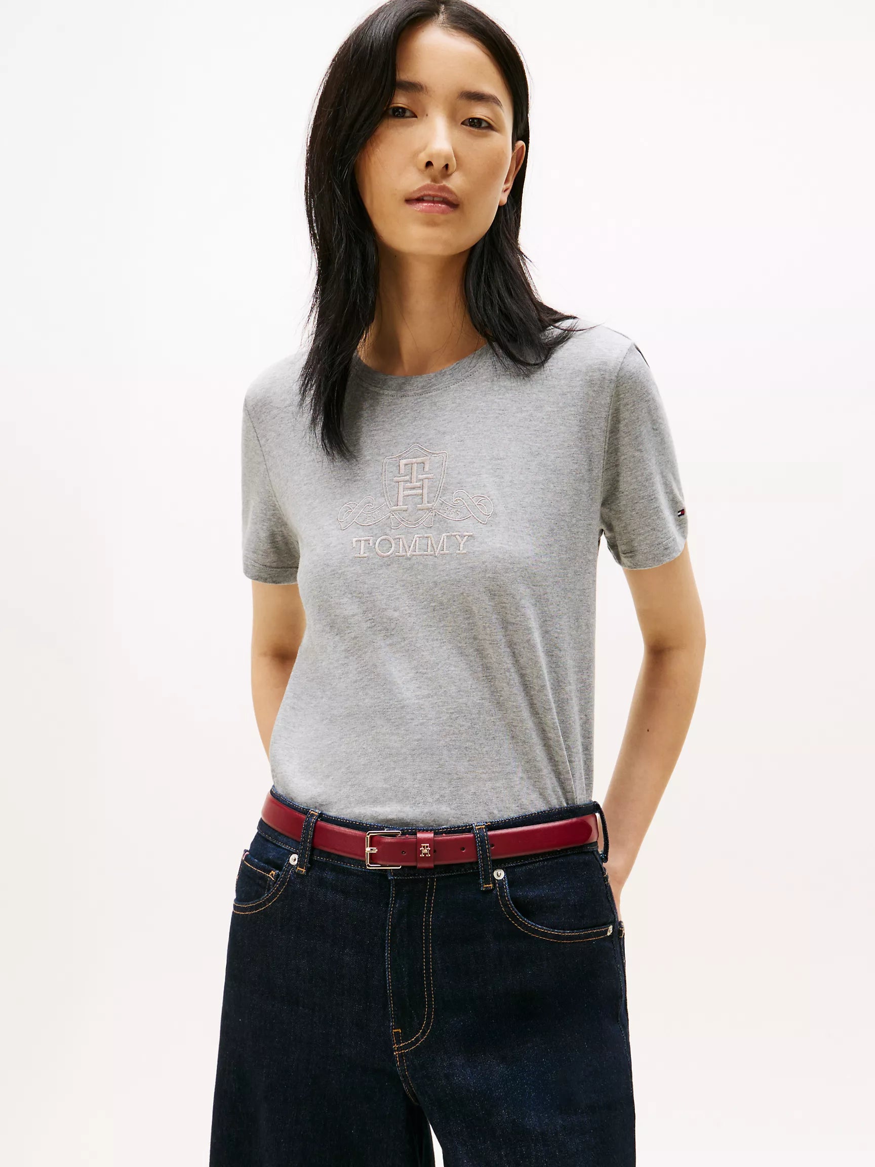 Tommy Womens' Embroidered Crest Banner Logo T-Shirt /Grey Heather