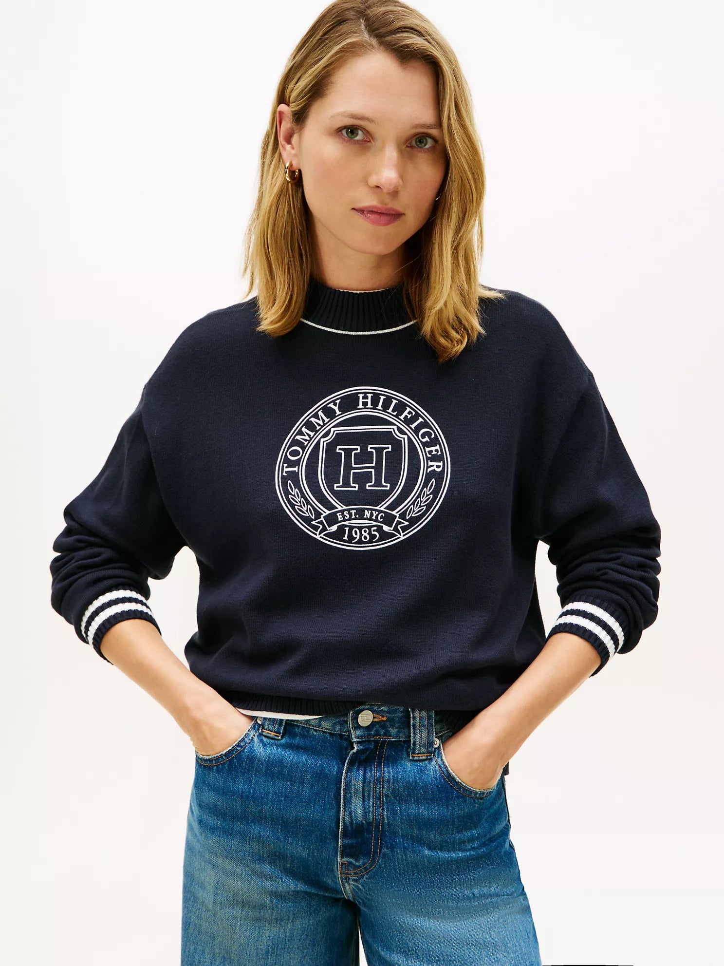 Tommy WOMENS' Embroidered Crest Medallion Logo Sweater Navy Blue
