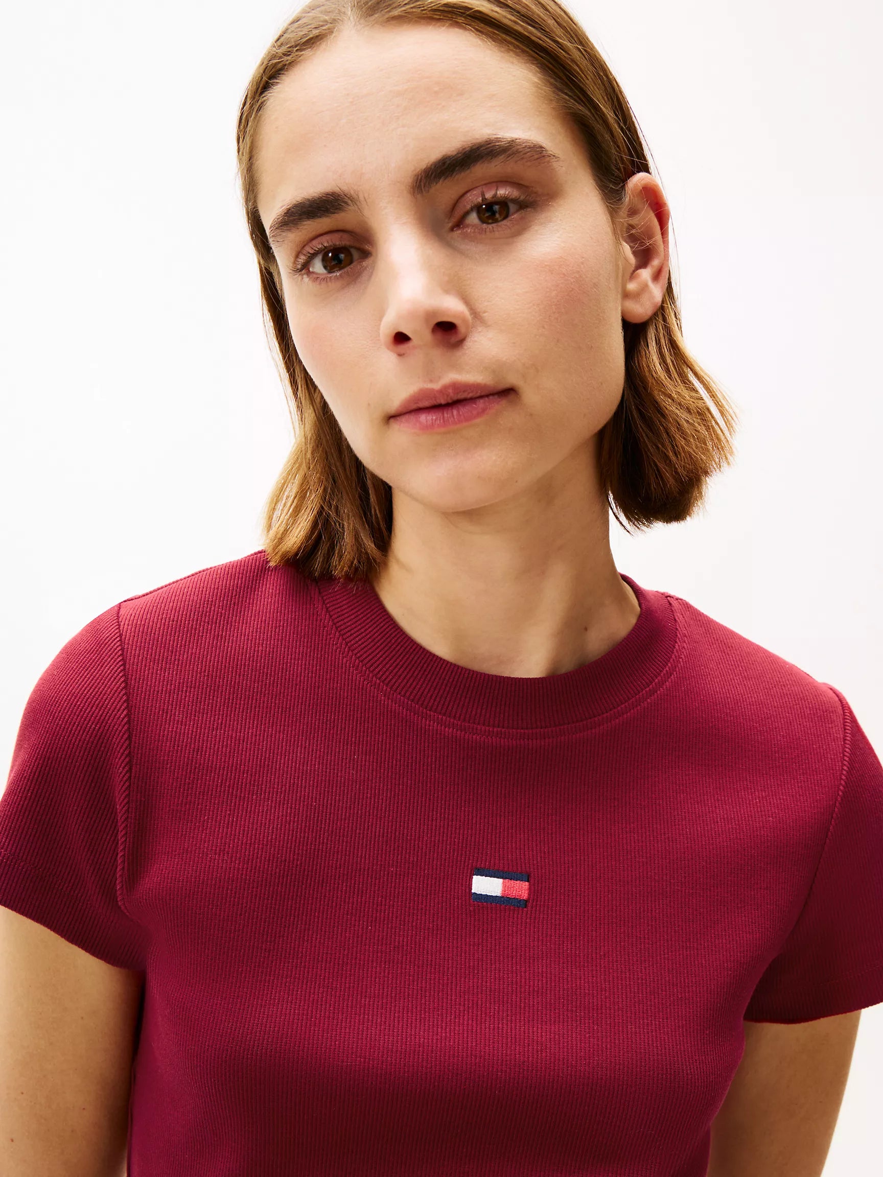 TOMMY Womens' Embroidered Flag Crewneck T-Shirt/Rouge