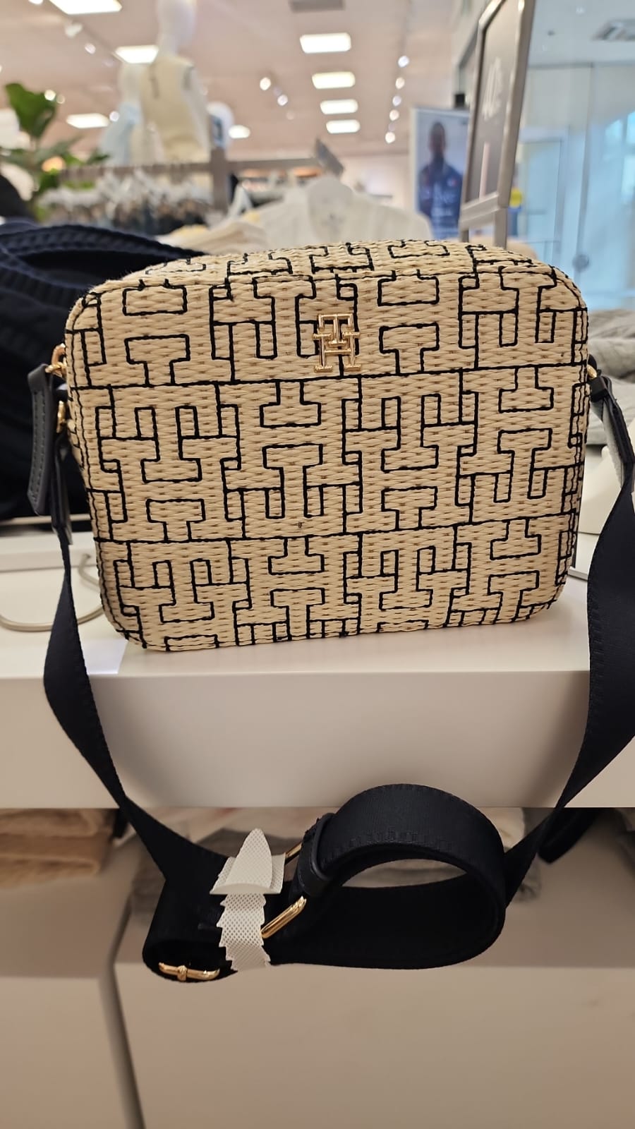 TOMMY HILFIGER WOMENS City Straw Embroidery Crossover Bag