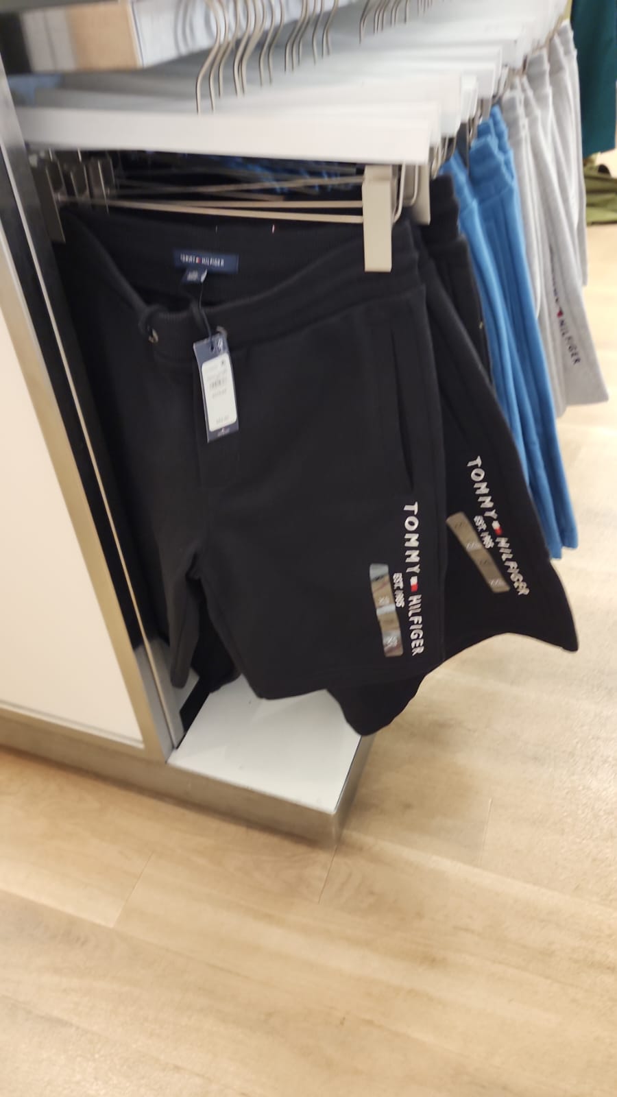 Tommy Mens' Embroidered Tommy Logo Sweatshort/Navy