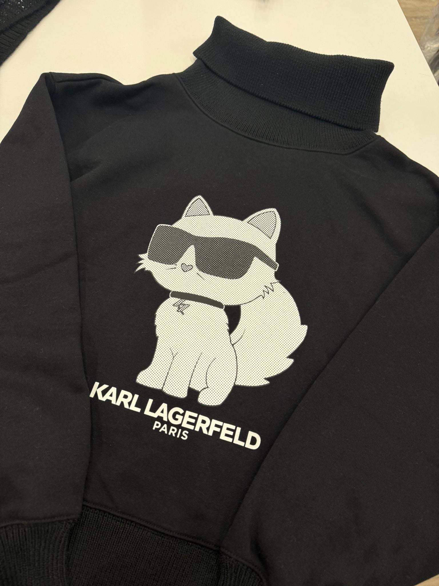 Karl Lagerfeld Paris Womens' CHOUPETTE TURTLENECK SWEATSHIRT (black)