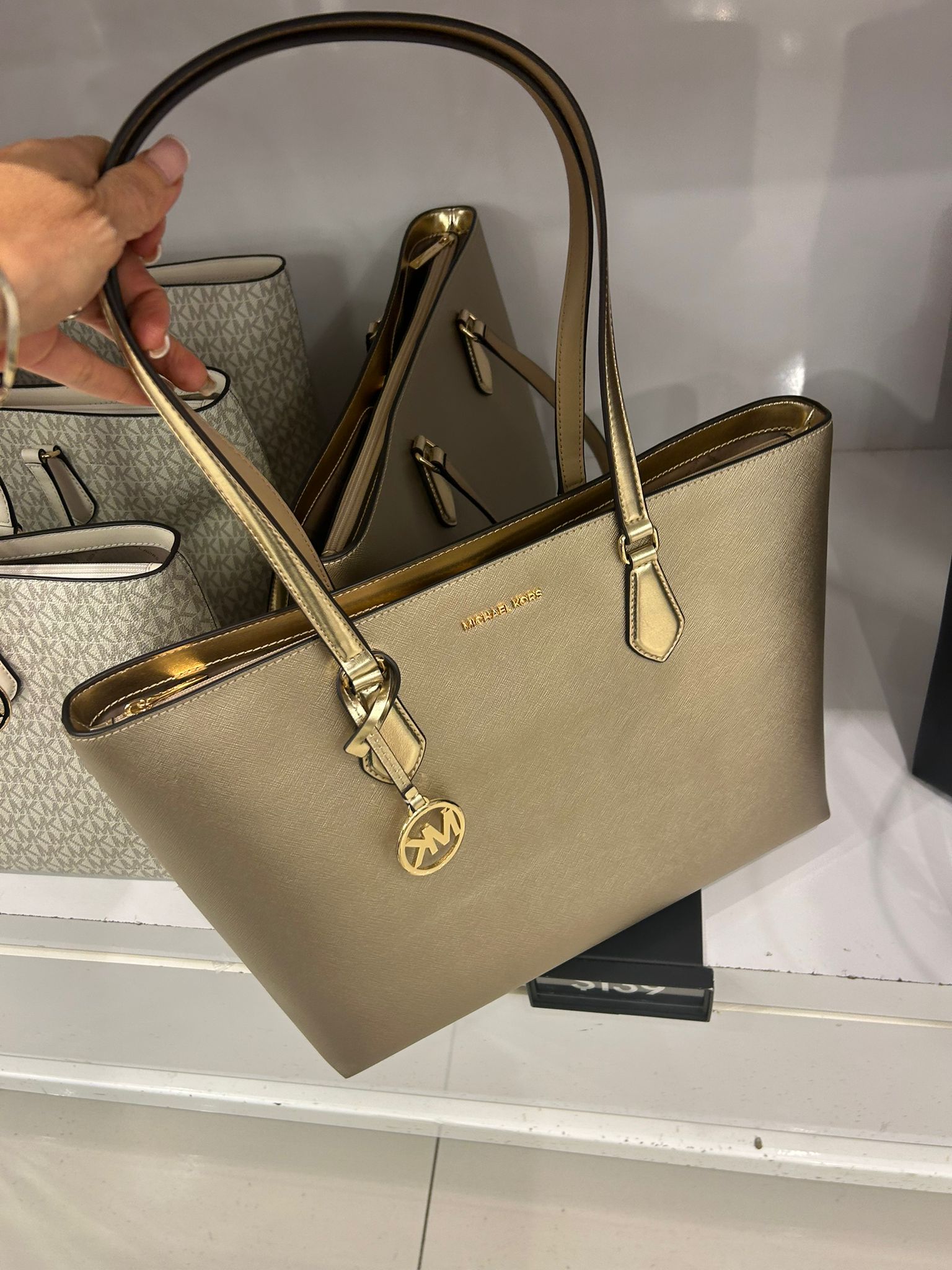 Women's Michael Kors Sheila Large Metallic Tote Bag PALE GOLD