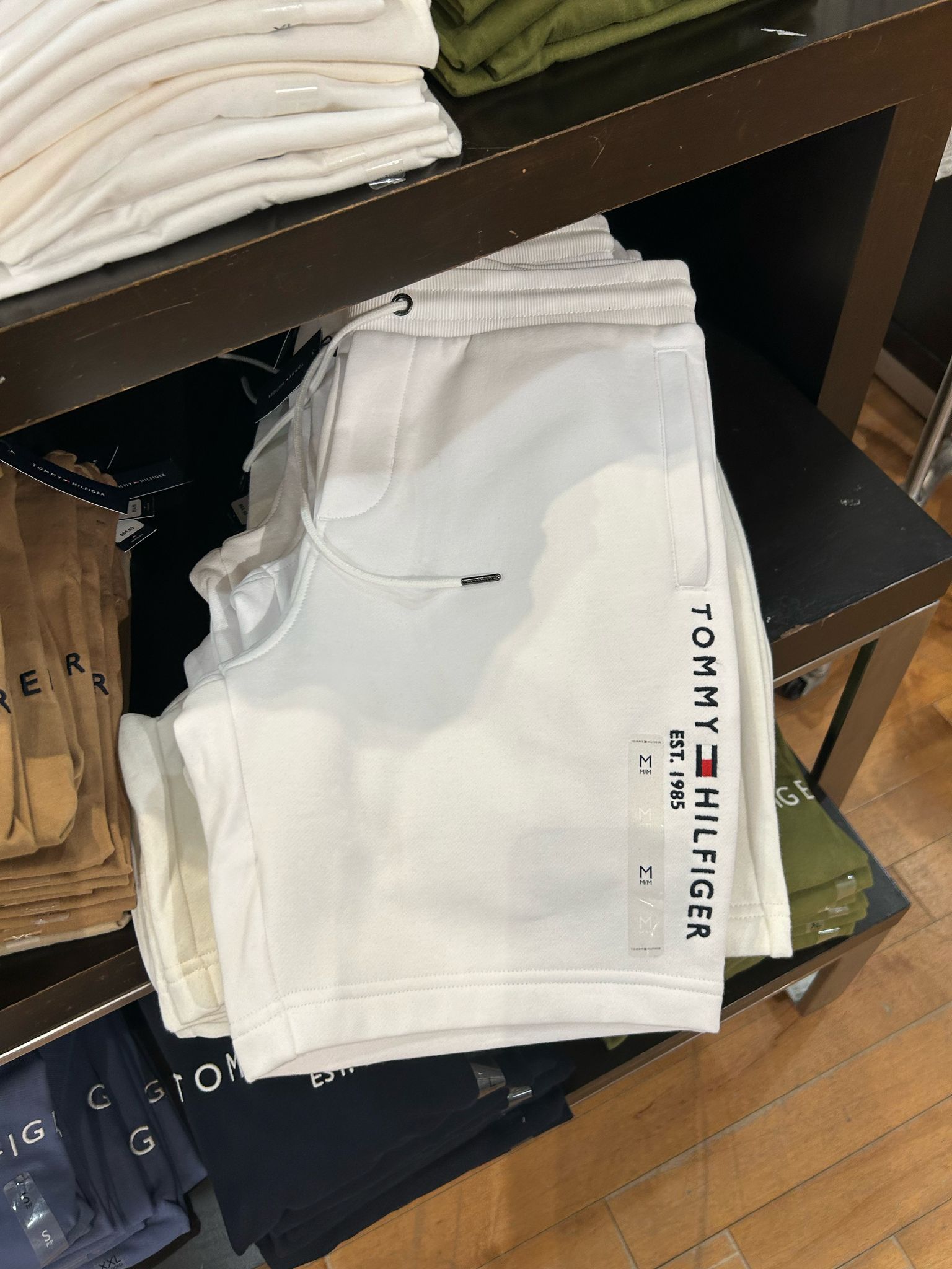 Tommy Mens' Embroidered Tommy Logo Sweatshort/Fresh White