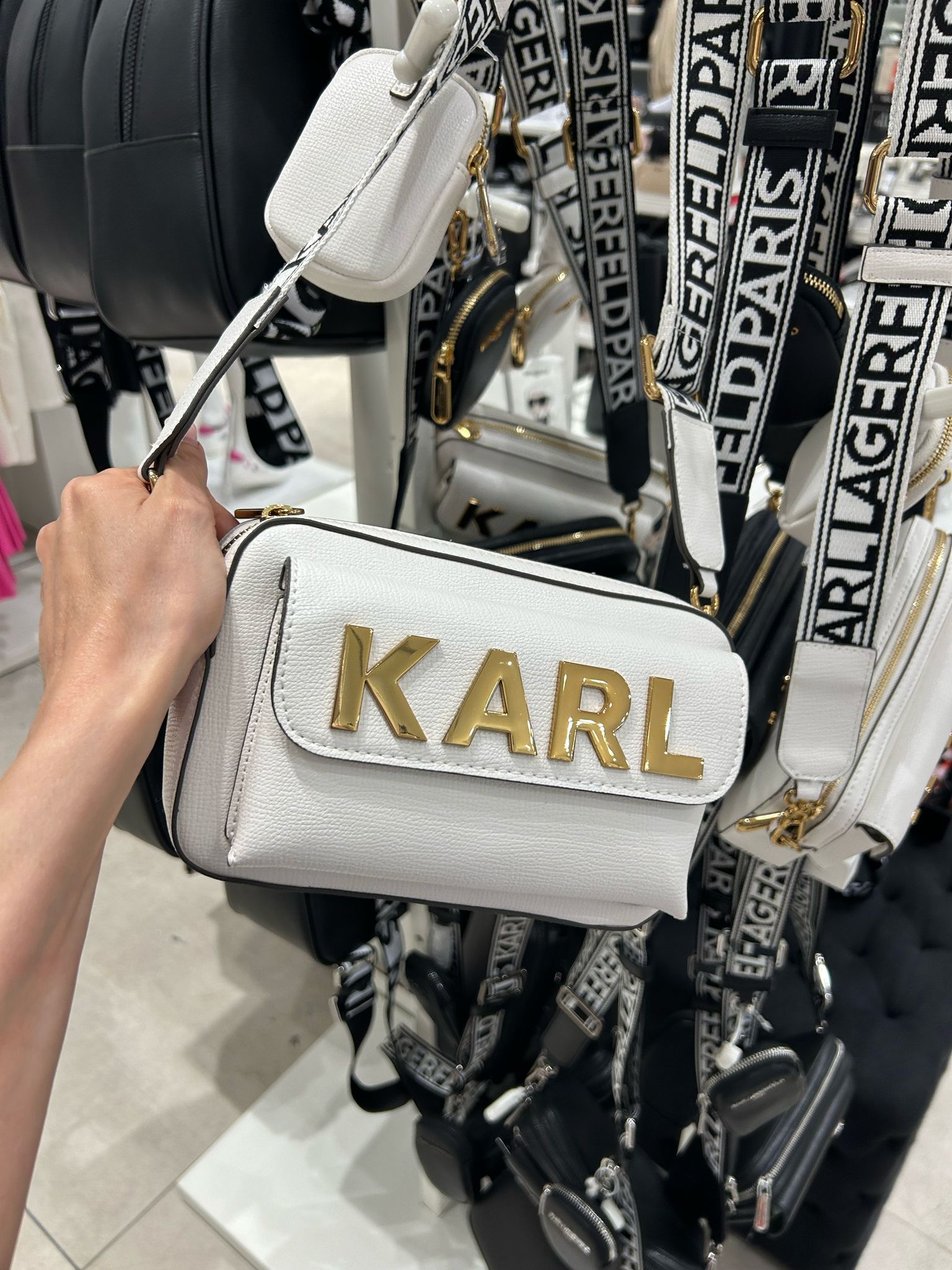 Karl Lagerfeld Paris Womens' MAYBELLE CAMERA CROSSBODY  White