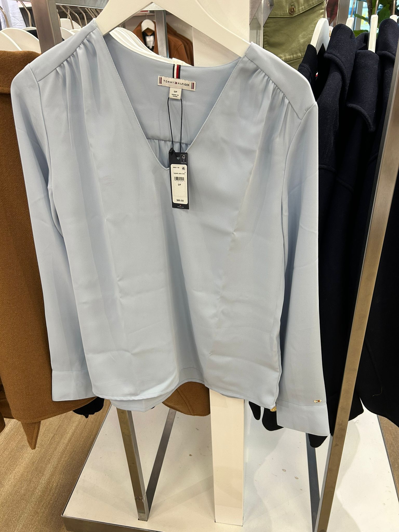Tommy Hilfiger Women's V-Neck Relaxed Fit Top