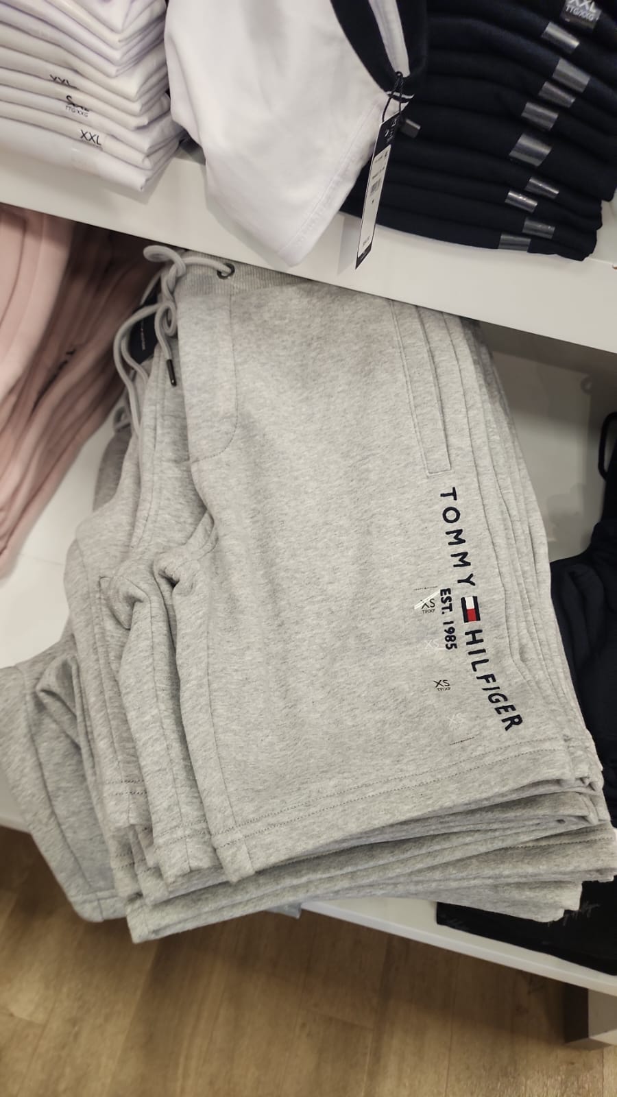 Tommy Mens' Embroidered Tommy Logo Sweatshort/Grey Heather