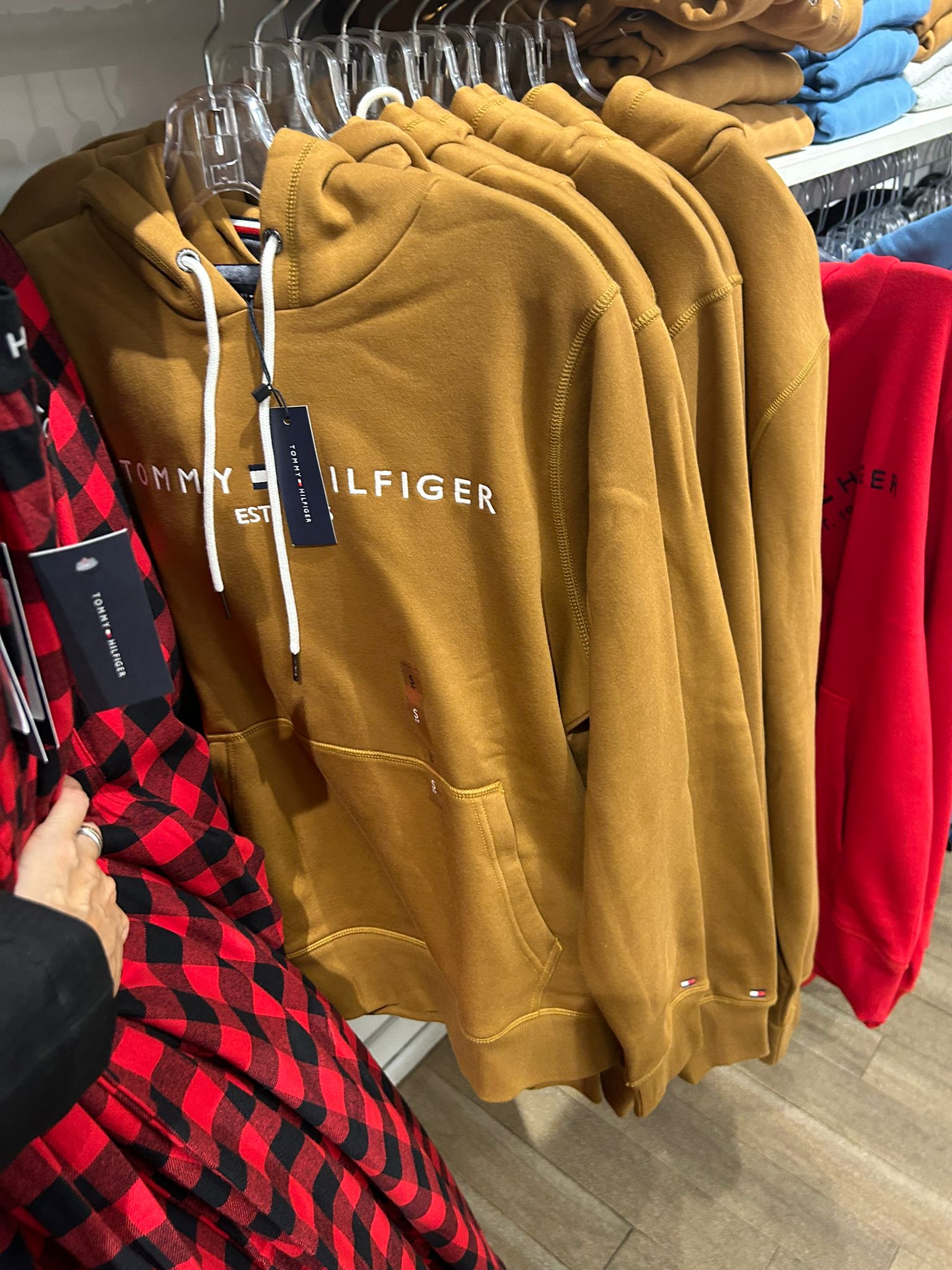 Tommy Mens' Embroidered Tommy Logo Hoodie Country Brown