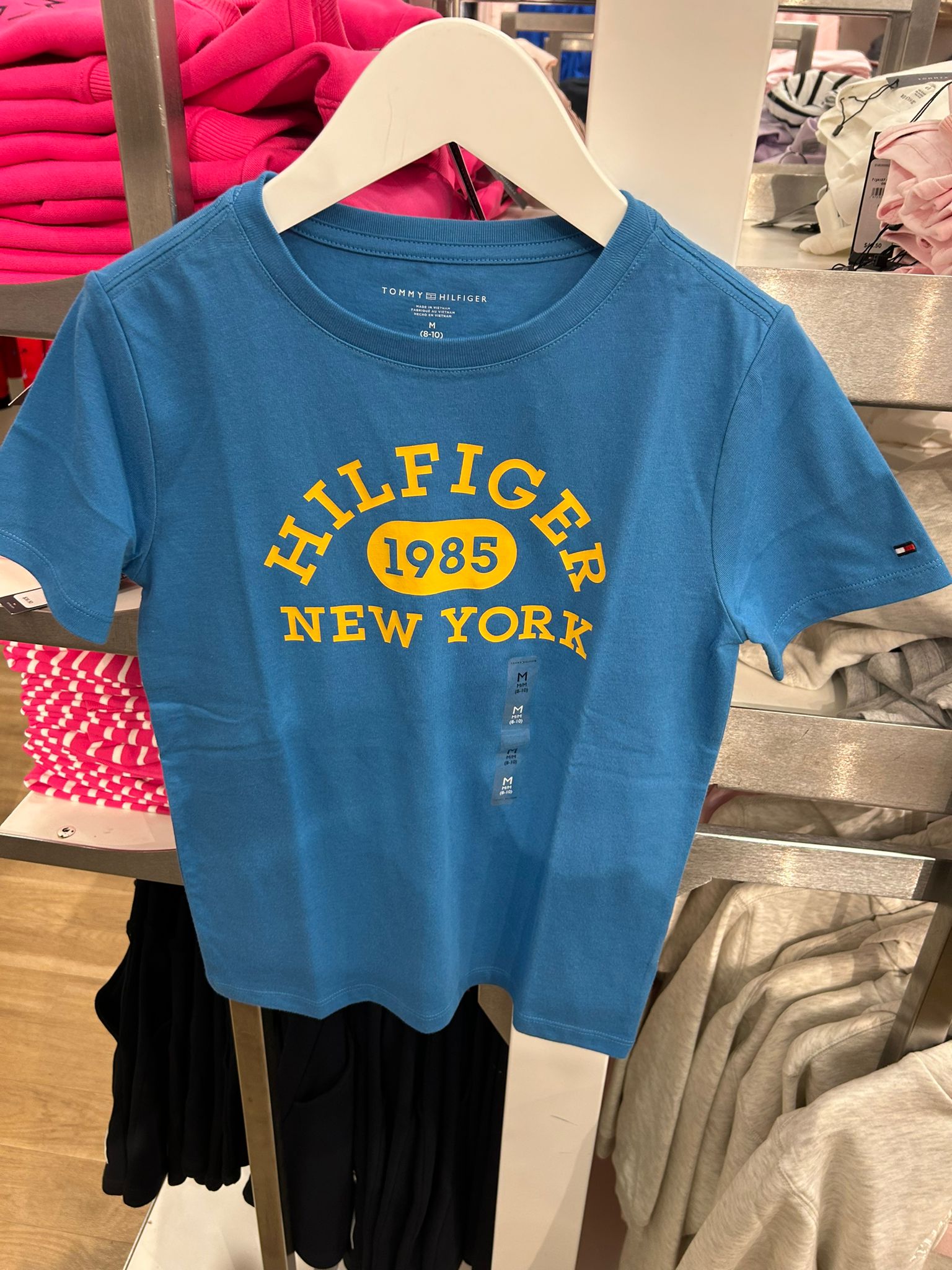 Tommy Hilfiger Boys' Regular Fit Logo Print T-Shirt
