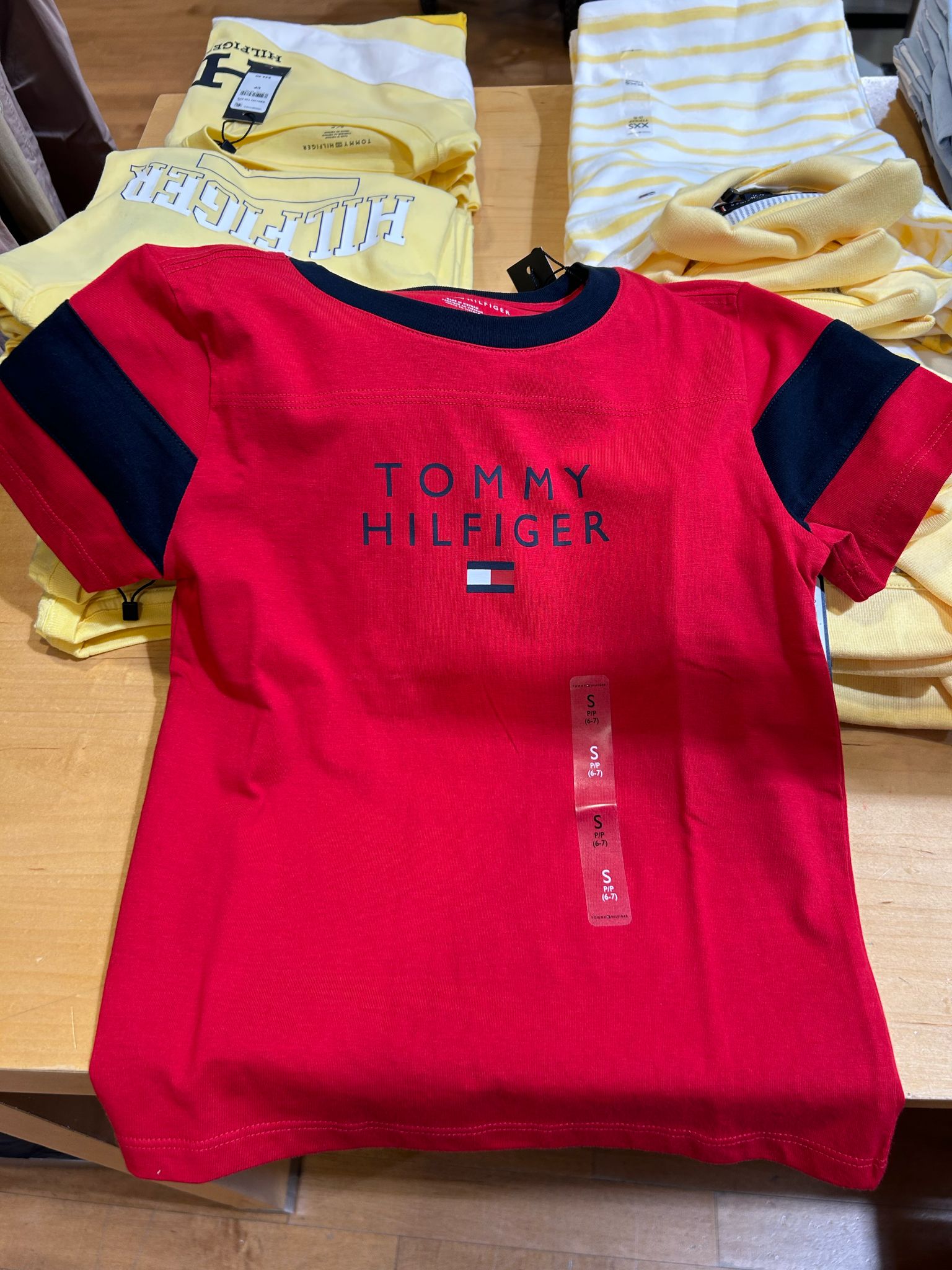 Boys' Tommy Logo Stripe-Sleeve T-Shirt/Primary Red