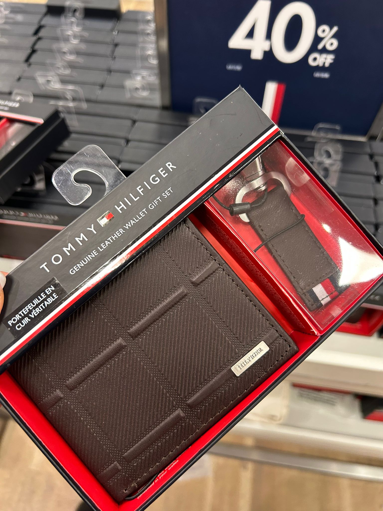 Tommy Mens' Embossed Leather ID Case Bifold Wallet Brown