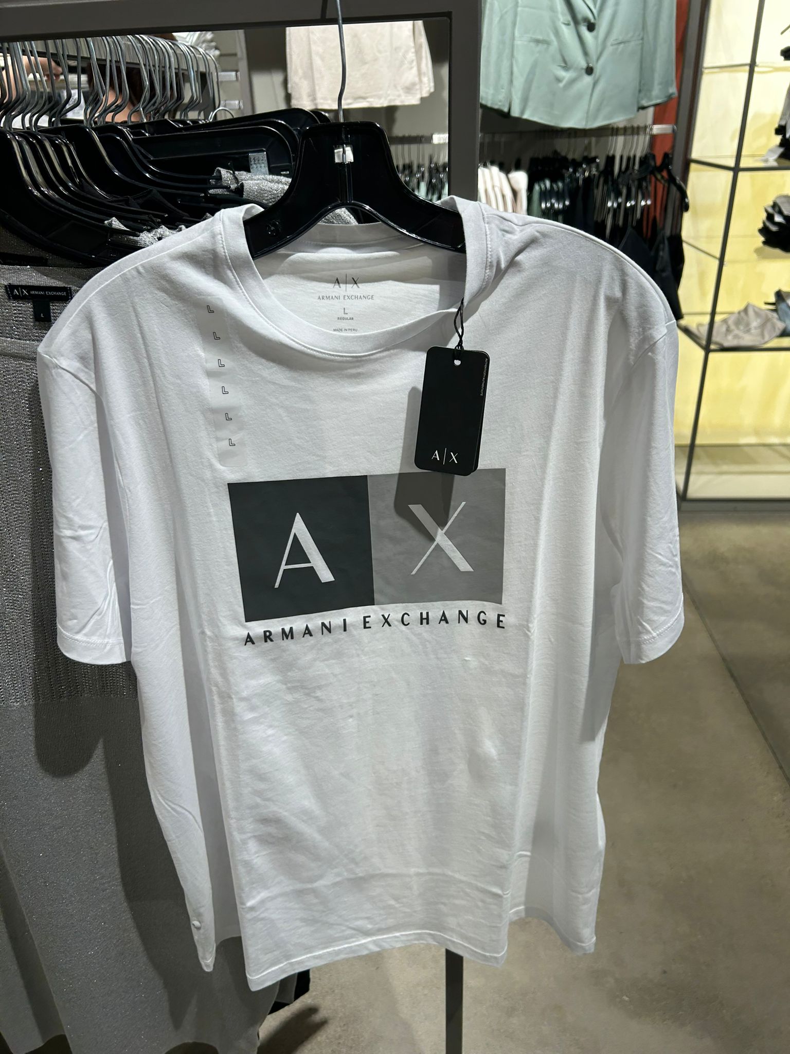 Armani Exchange Men's Logo Box On Front / WHITE