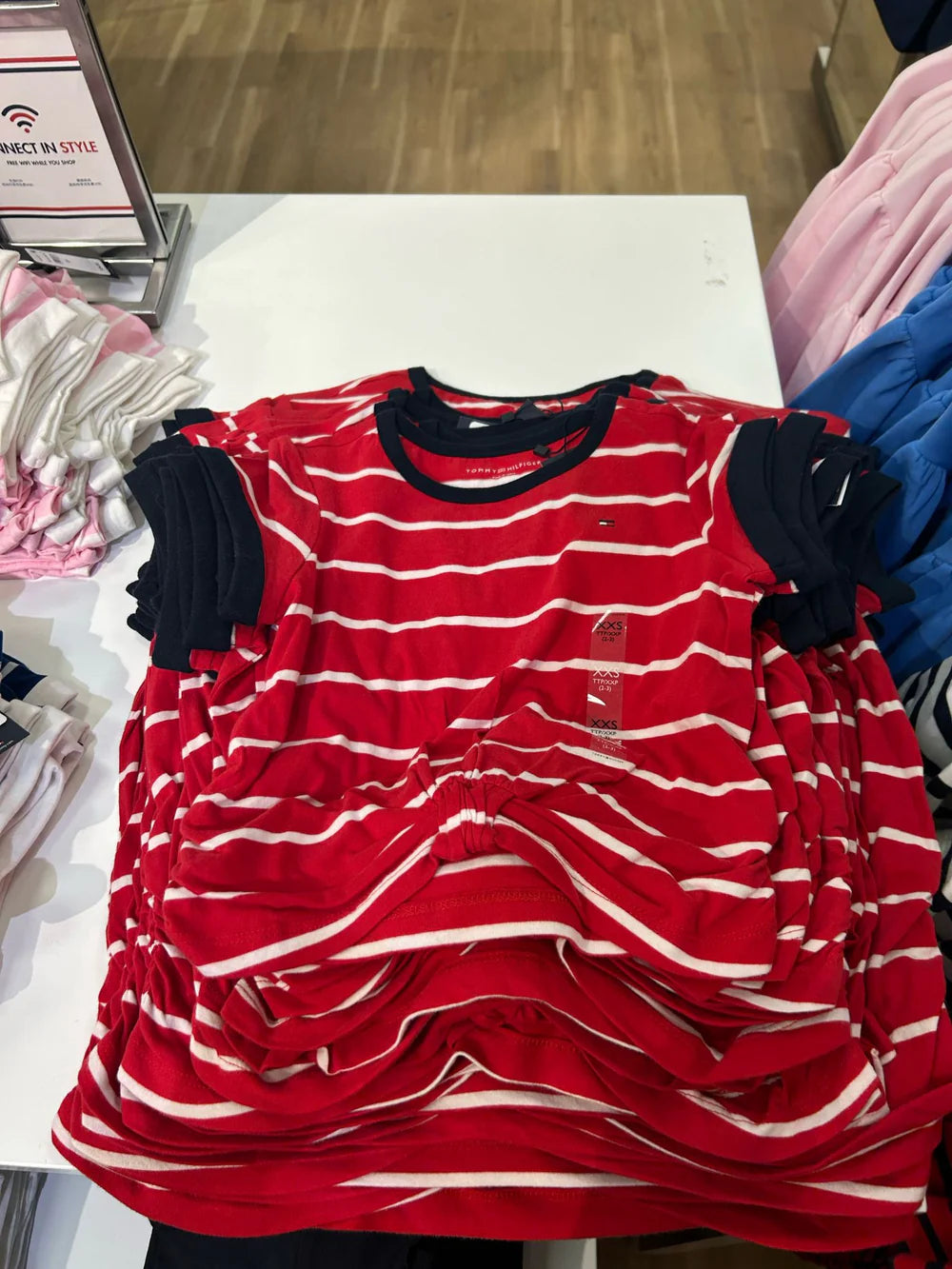 Tommy Girls' Stripe Knot-Hem T-Shirt / Primary Red