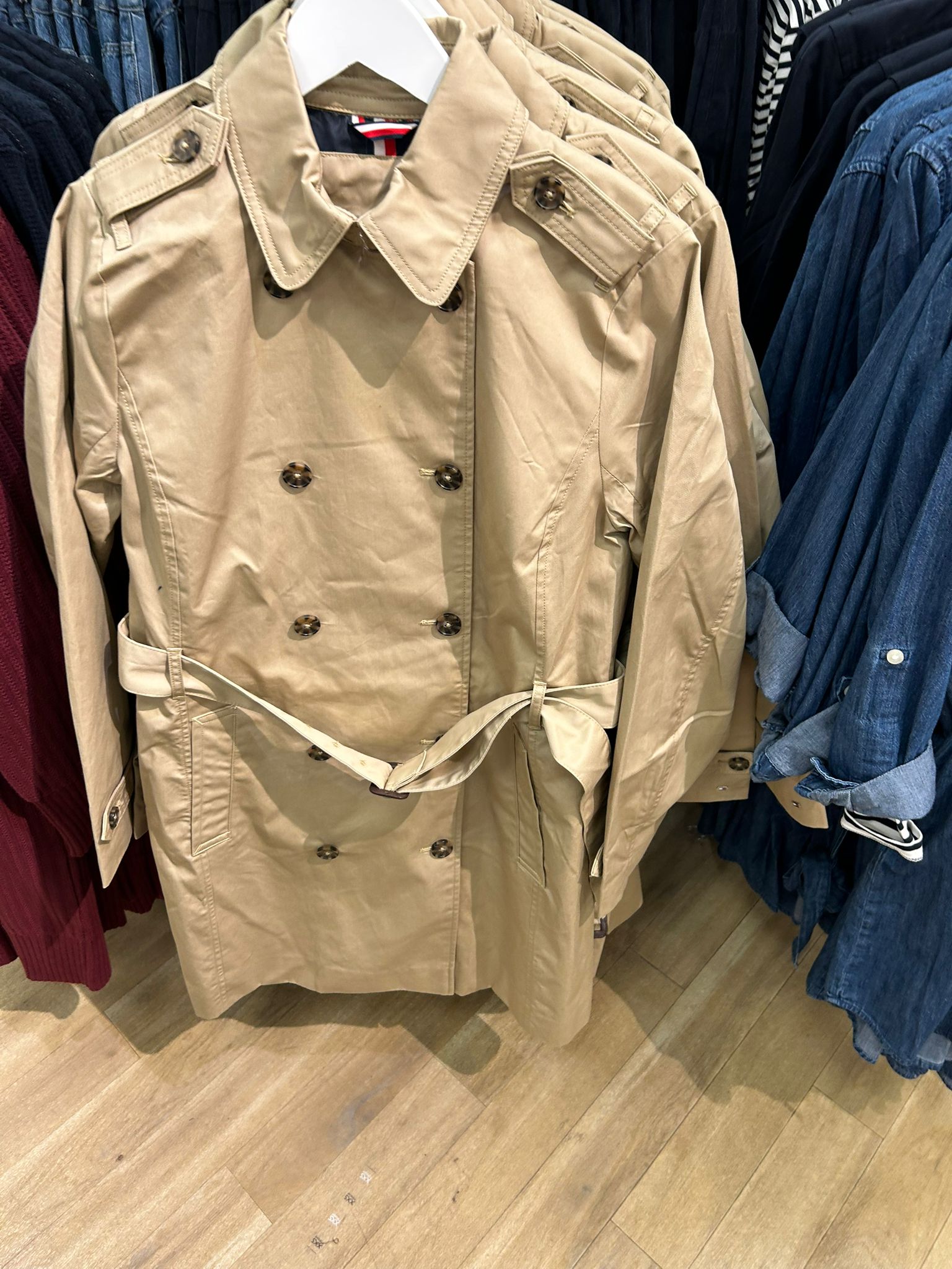 TOMMY WOMENS' Double-Breasted Belted Trench Coat Travertine