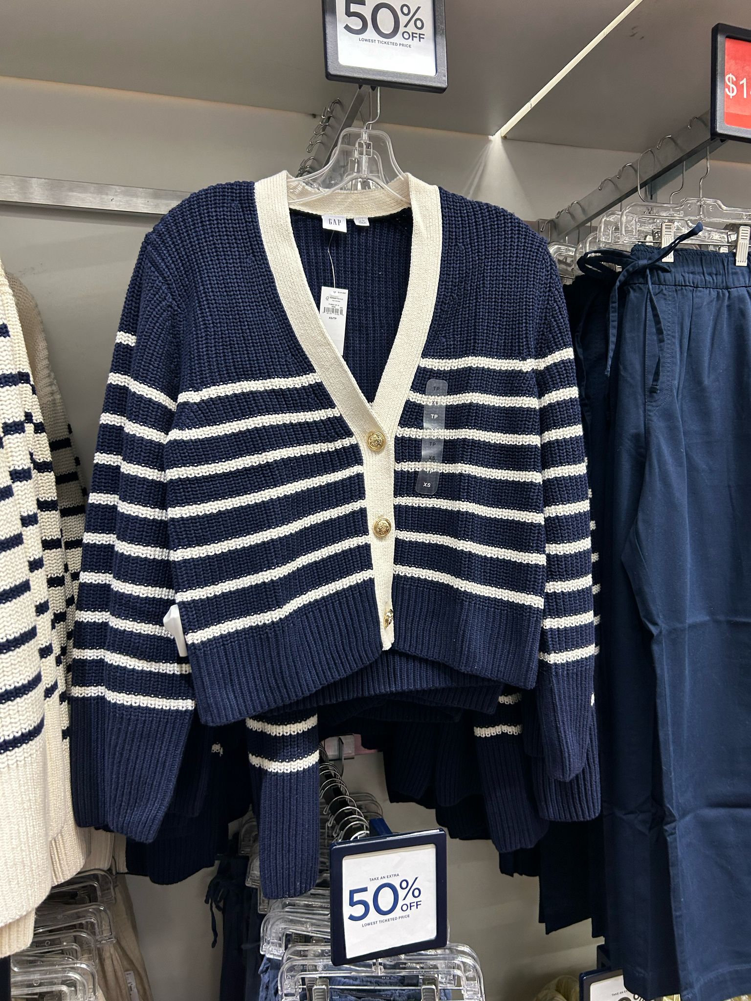 WOMEN GAP Relaxed Stripe V-Neck Cardigan_navy stripe