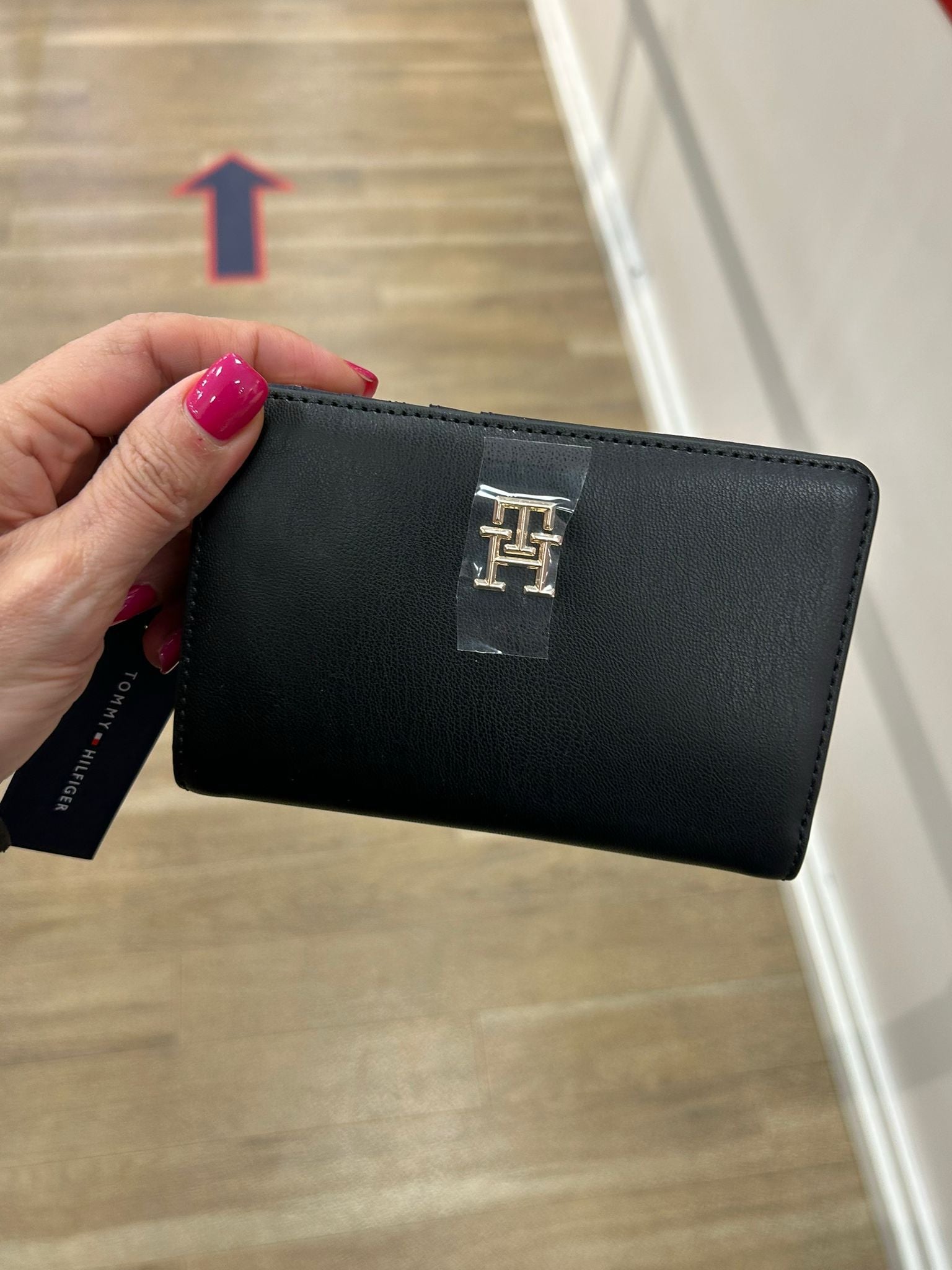 Womens' Tommy Monogram Slim Wallet-black
