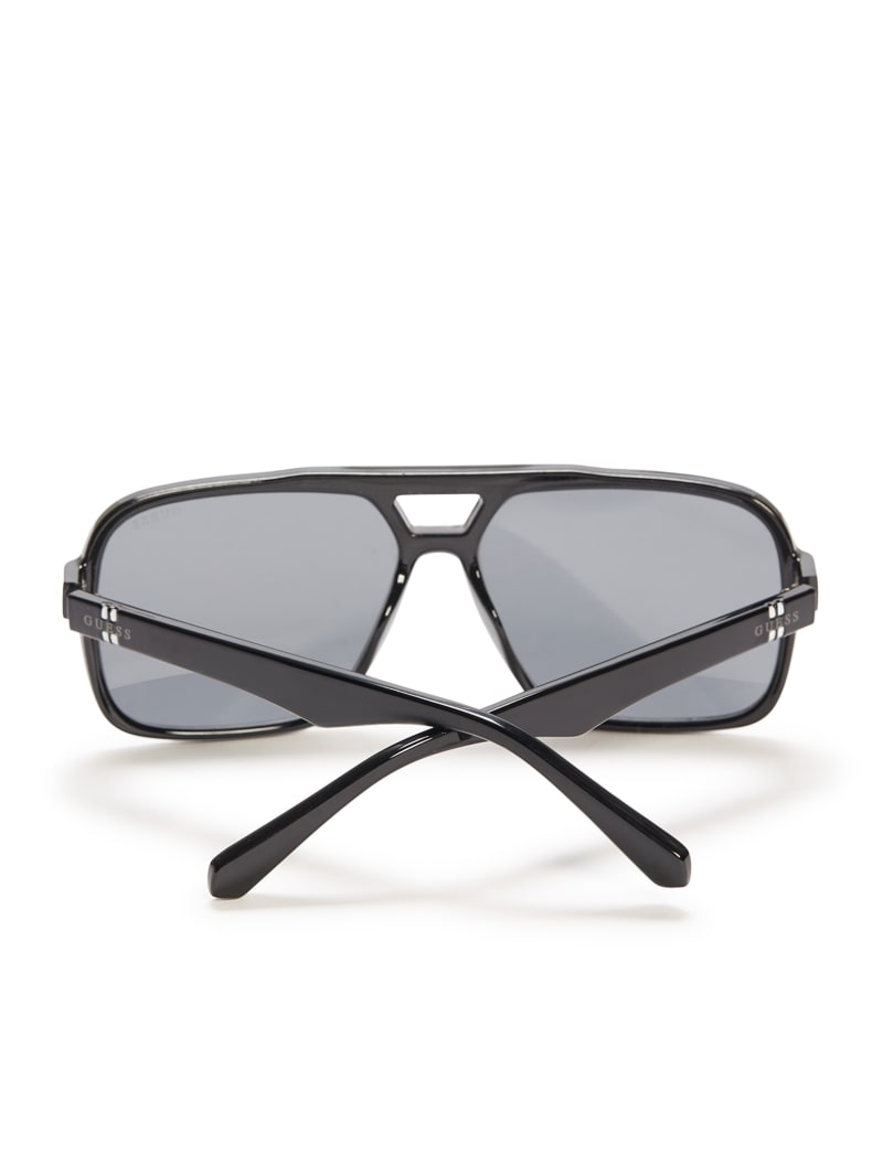 Mens' Guess Rounded Navigator Sunglasses